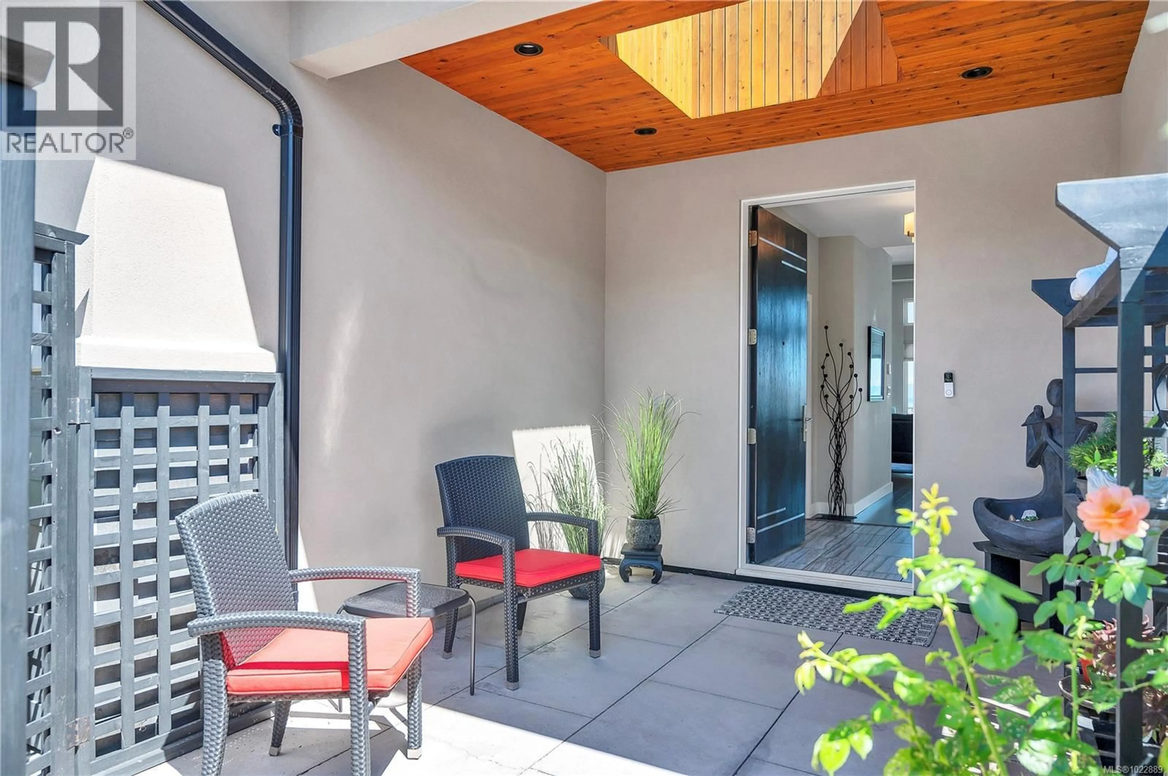 Patio, street for 2661 SUNDERLAND ROAD, Campbell River British Columbia V9H0C8