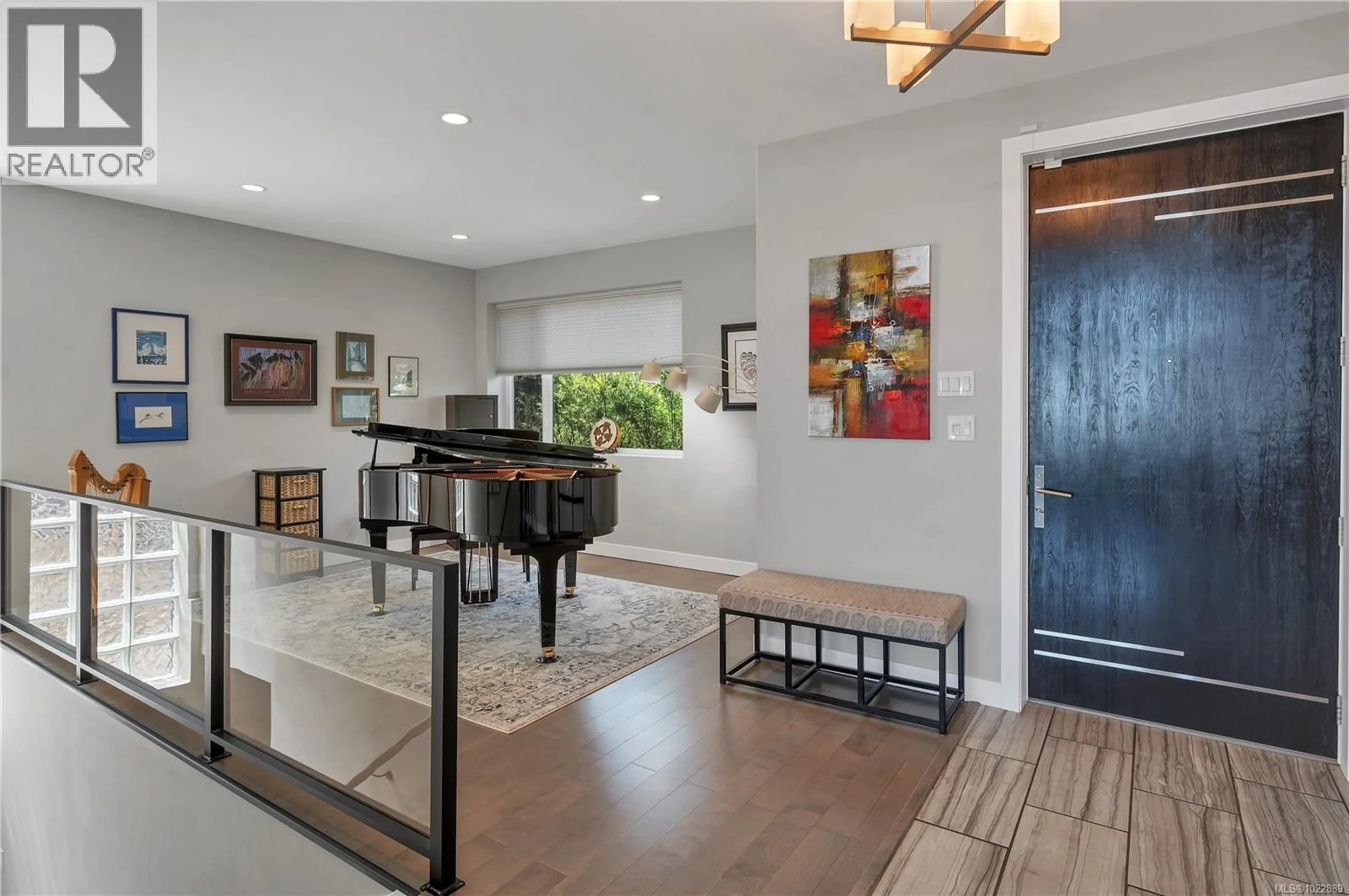 Indoor entryway for 2661 SUNDERLAND ROAD, Campbell River British Columbia V9H0C8