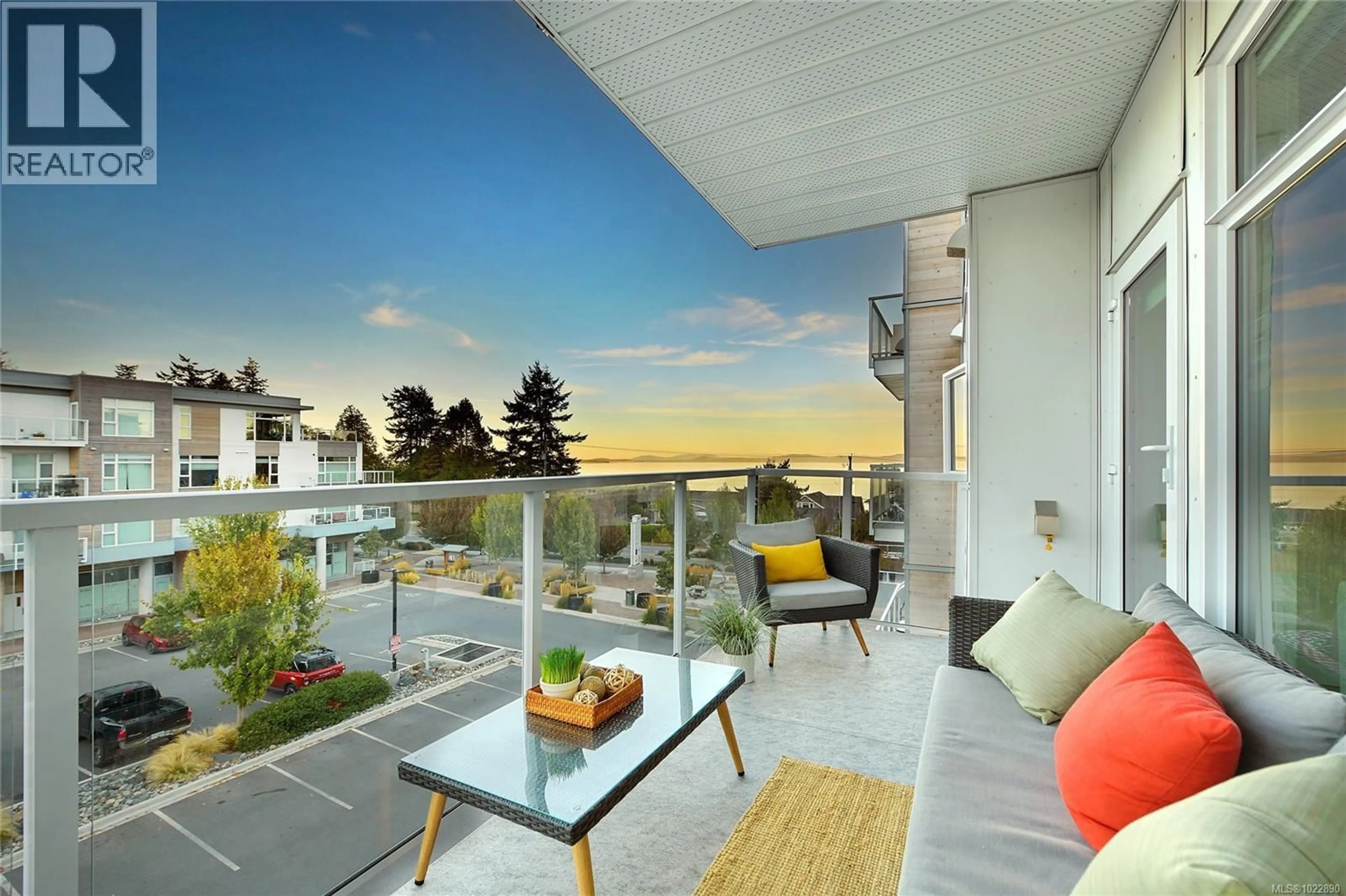 Patio, water/lake/river/ocean view for 302 - 5118 CORDOVA BAY ROAD, Saanich British Columbia V8Y2K5