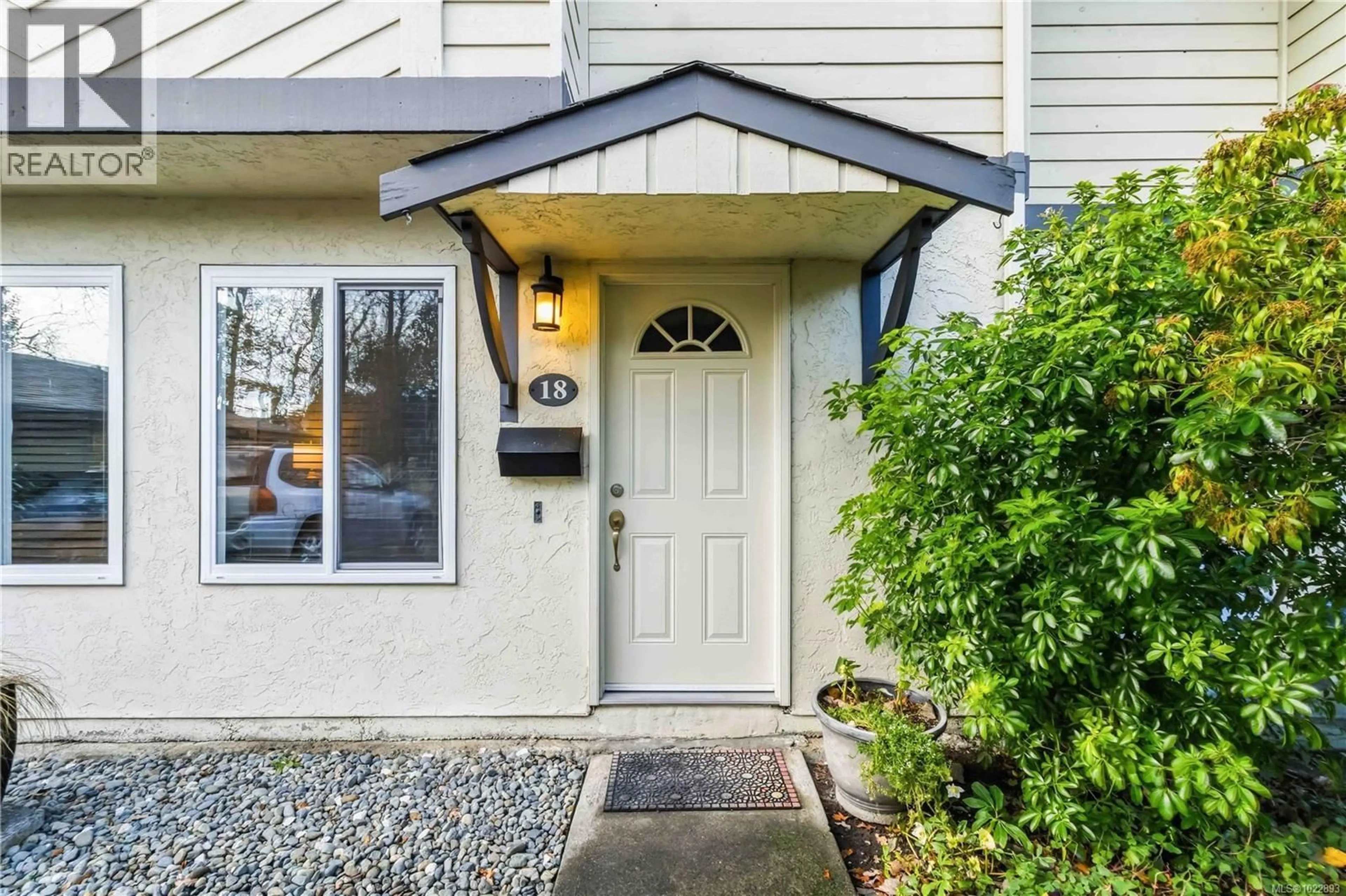 Unknown for 18 - 1741 MCKENZIE AVENUE, Saanich British Columbia V8N1A6