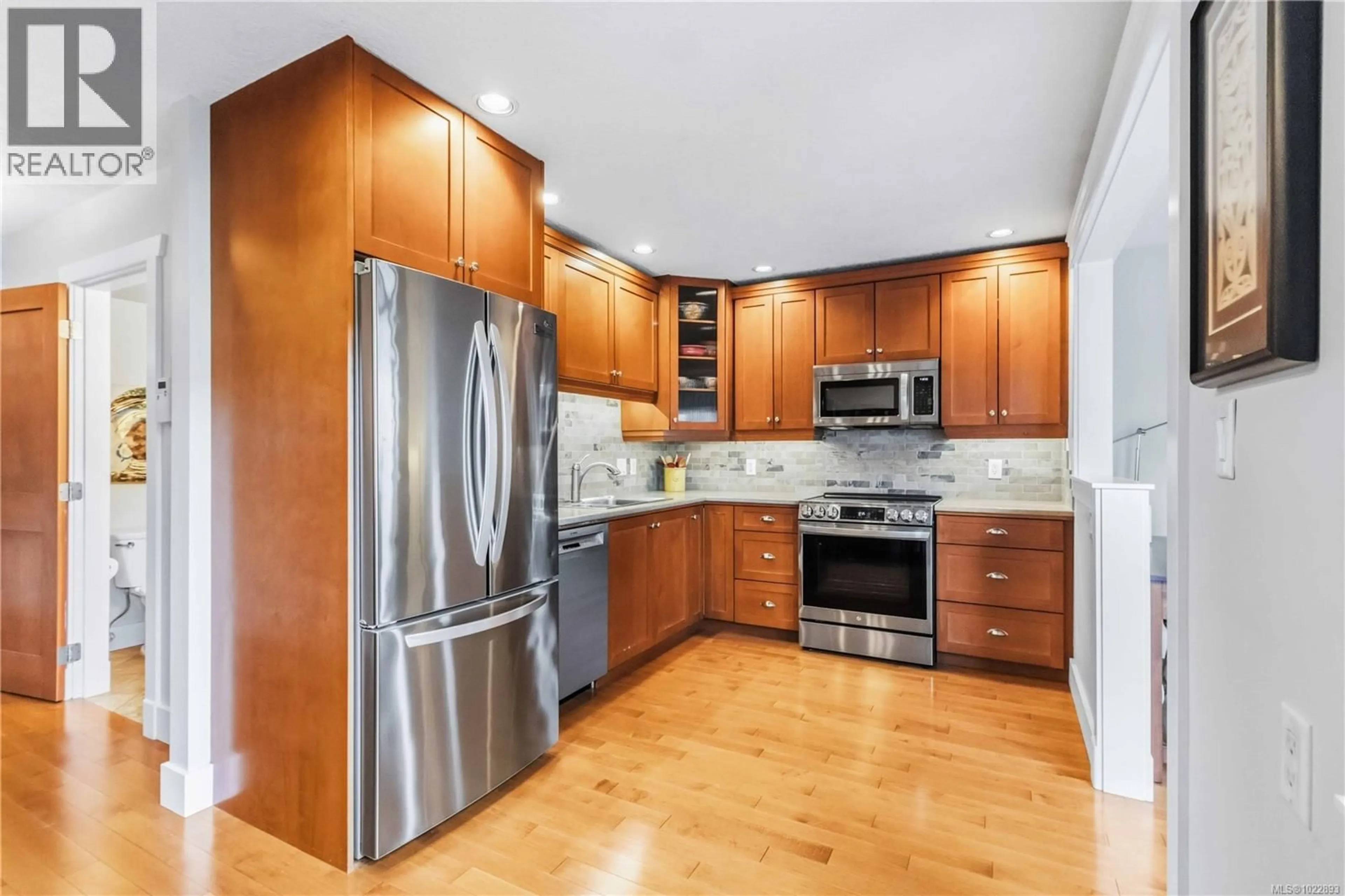 Unknown for 18 - 1741 MCKENZIE AVENUE, Saanich British Columbia V8N1A6