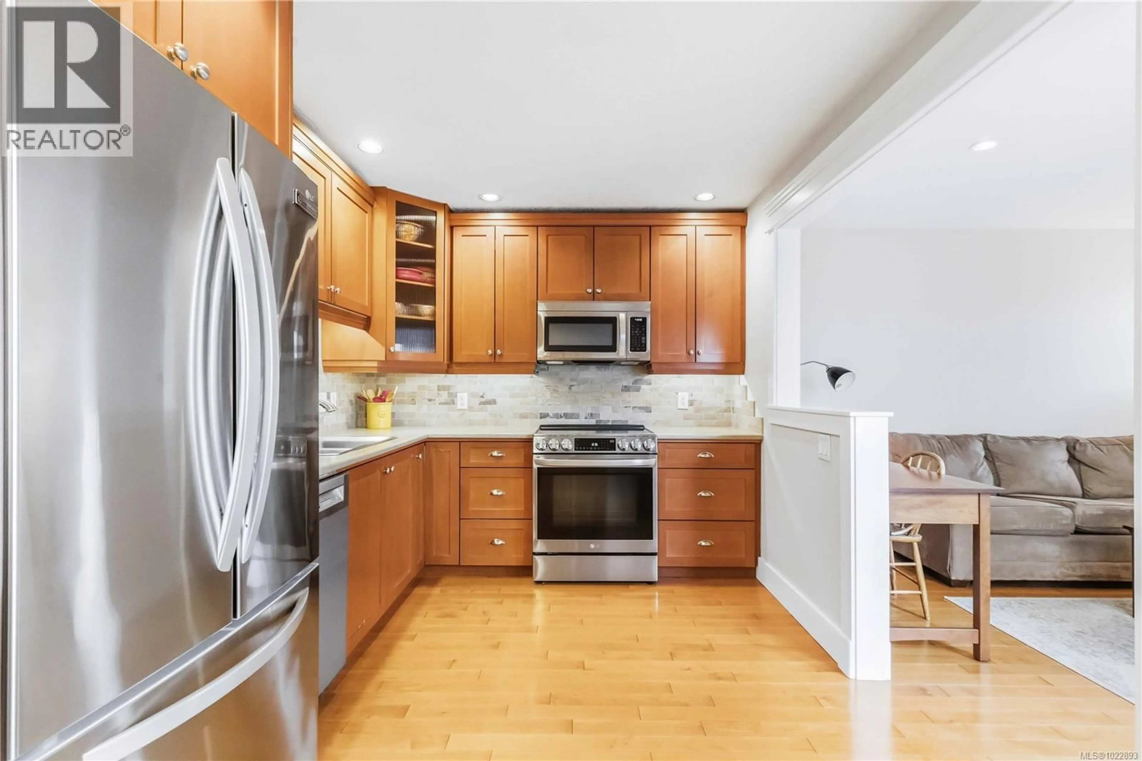 Unknown for 18 - 1741 MCKENZIE AVENUE, Saanich British Columbia V8N1A6