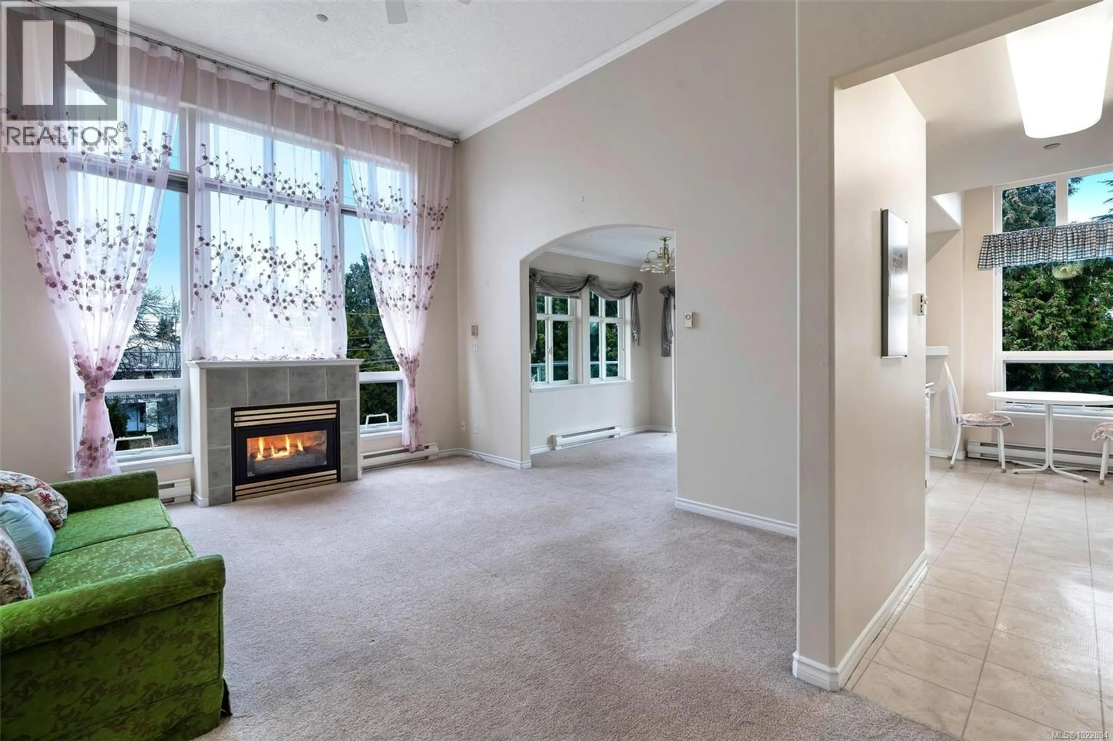 Unknown for 302 - 1663 MCKENZIE AVENUE, Saanich British Columbia V8N1A6