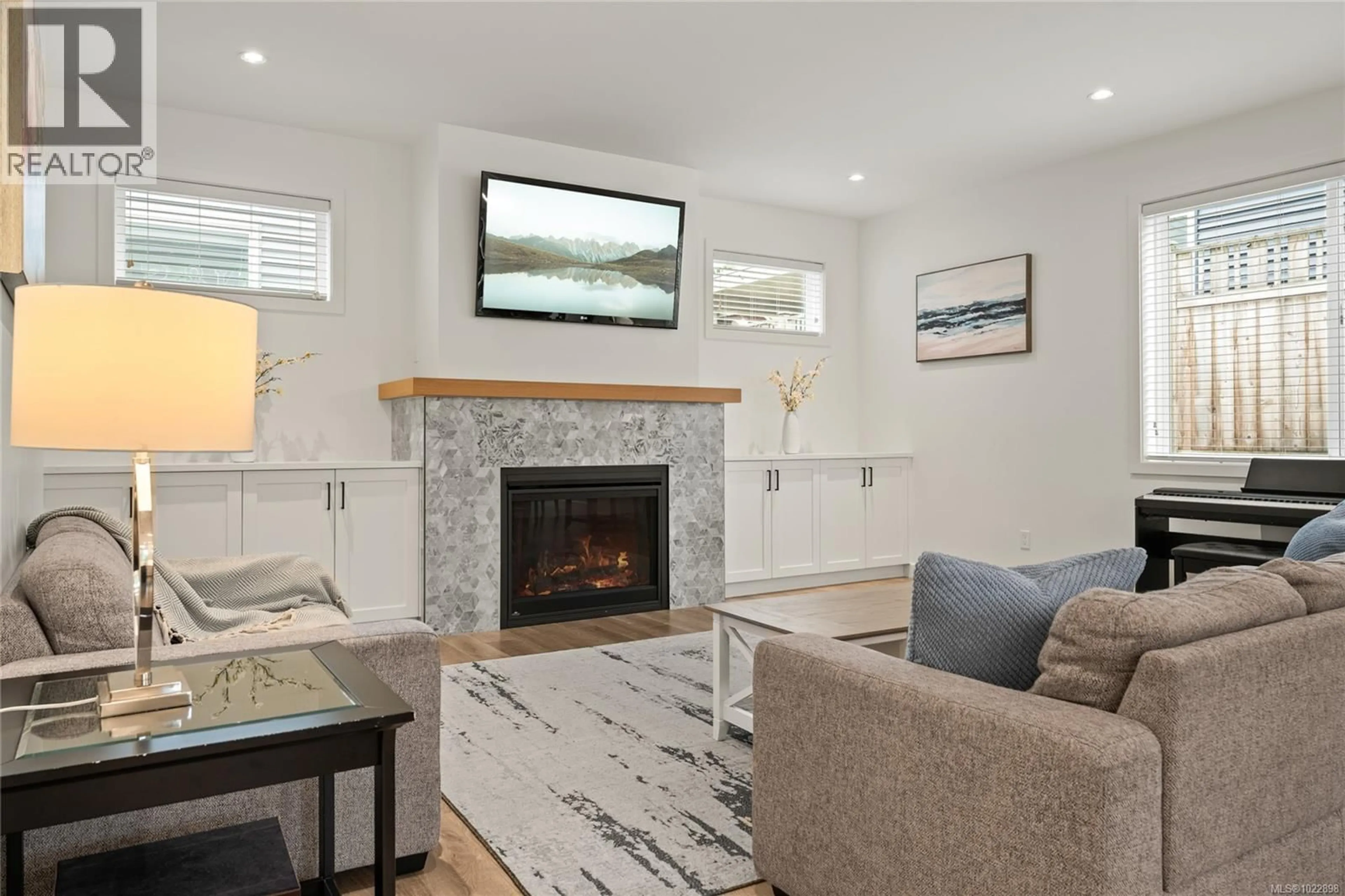 Living room with furniture, unknown for 1589 HOSANNA WAY, Nanaimo British Columbia V9X1A6