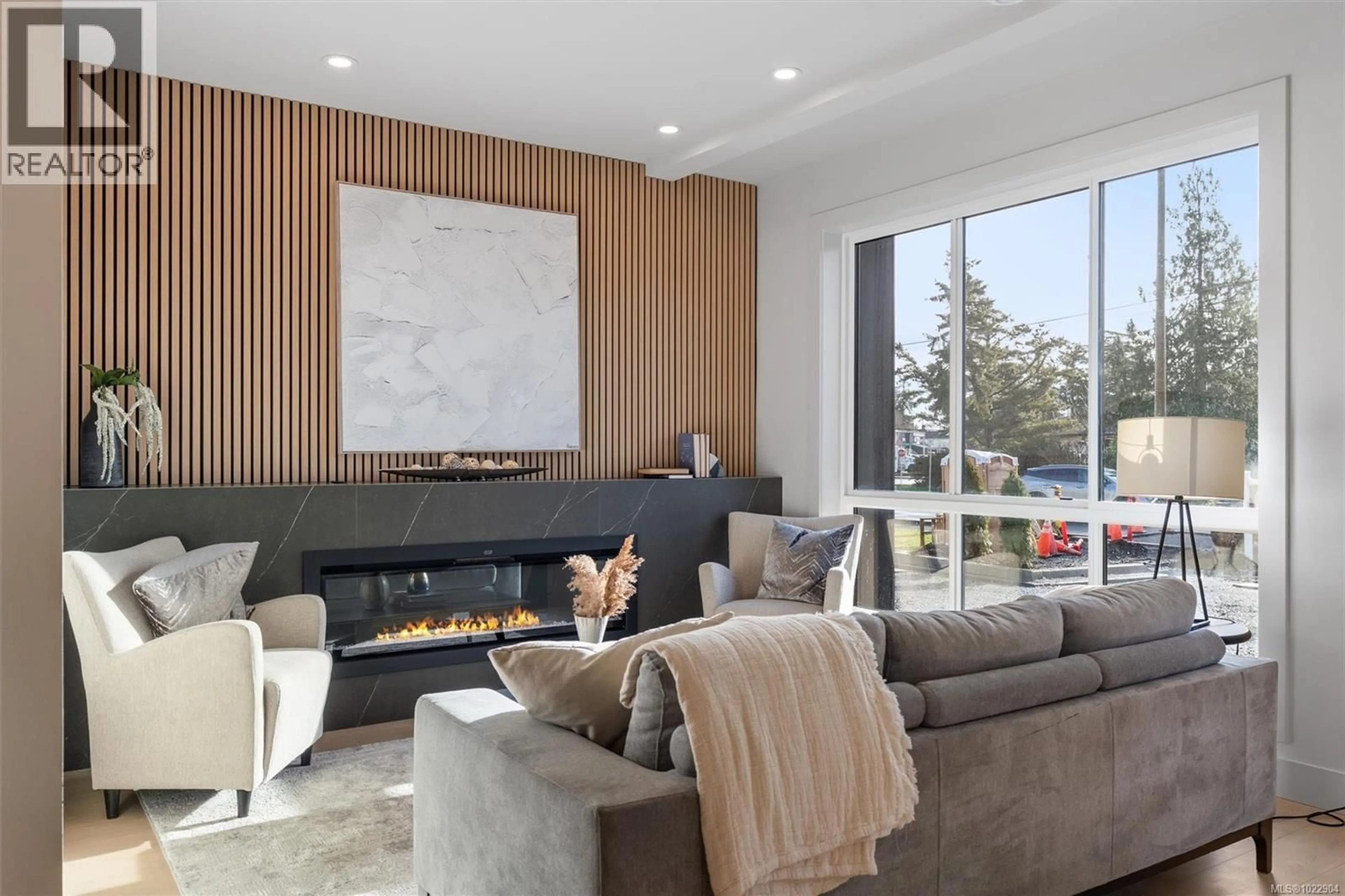 Living room with furniture, unknown for 1 - 588 WHITESIDE STREET, Saanich British Columbia V8Z1Y6