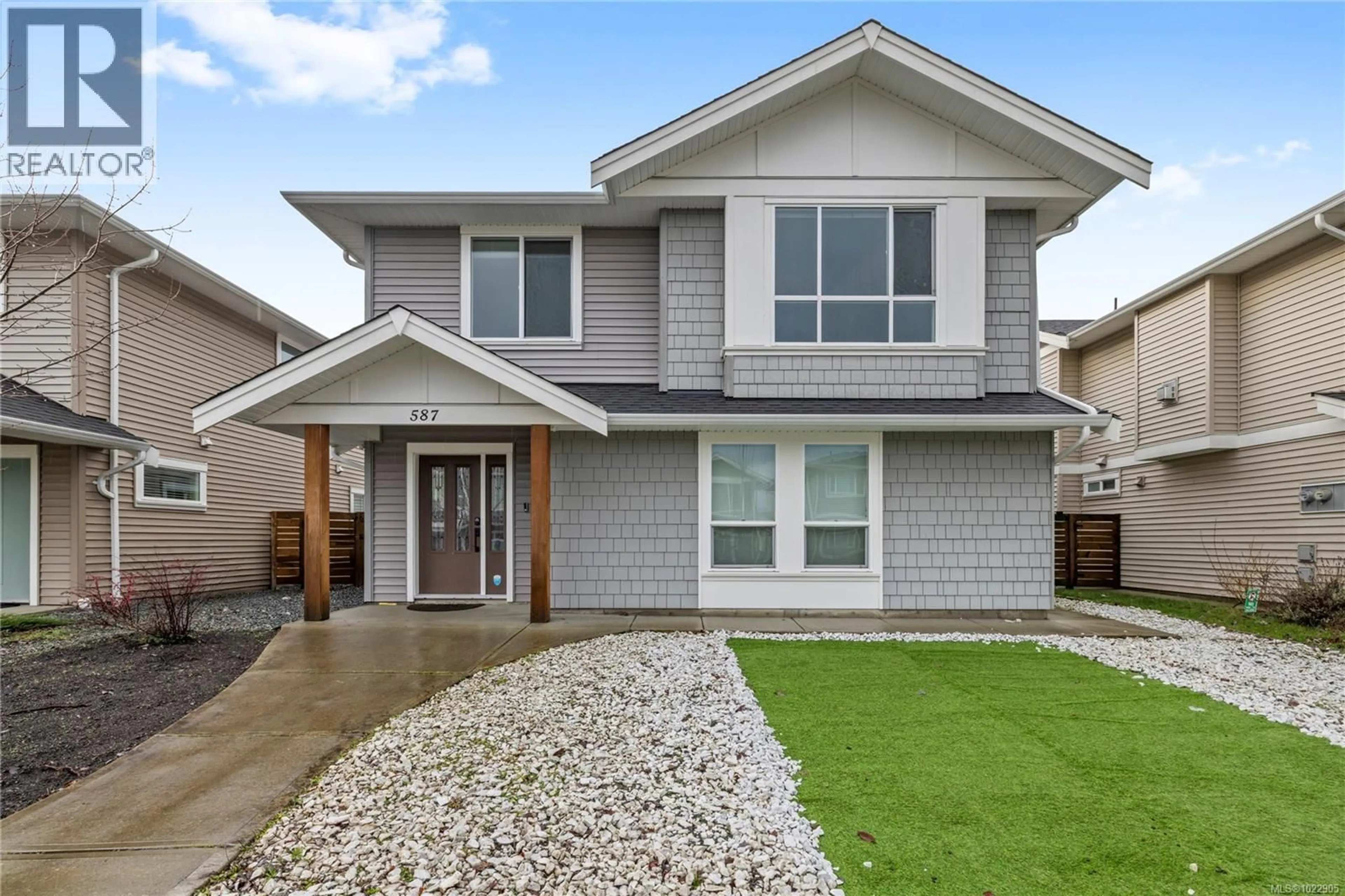 Home with vinyl exterior material, street for 587 LANCE PLACE, Nanaimo British Columbia V9R0J6