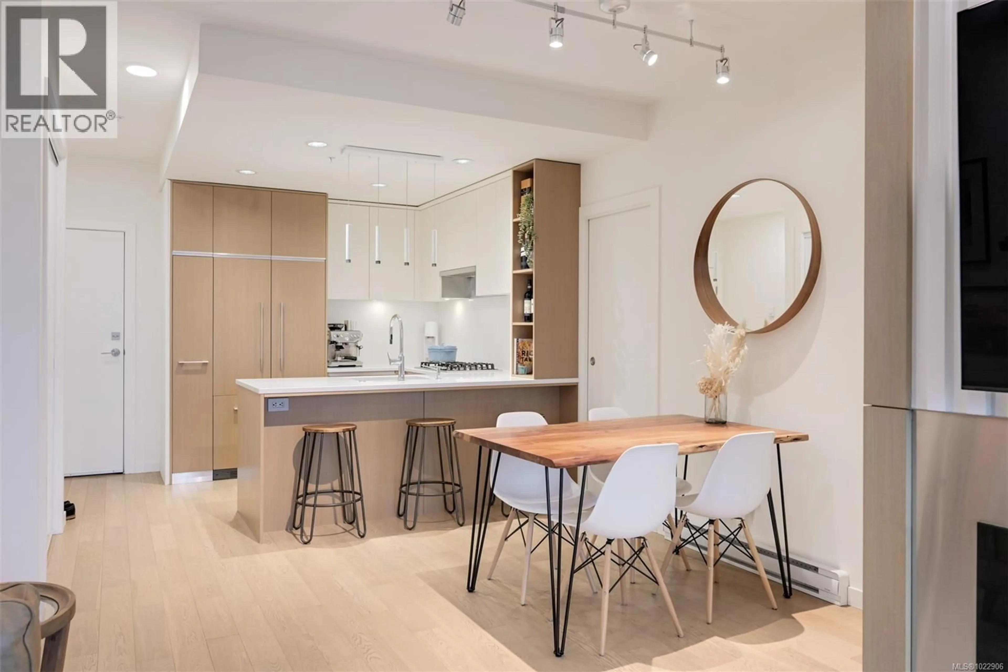 Open concept kitchen, unknown for 303 - 1033 COOK STREET, Victoria British Columbia V8V0E1