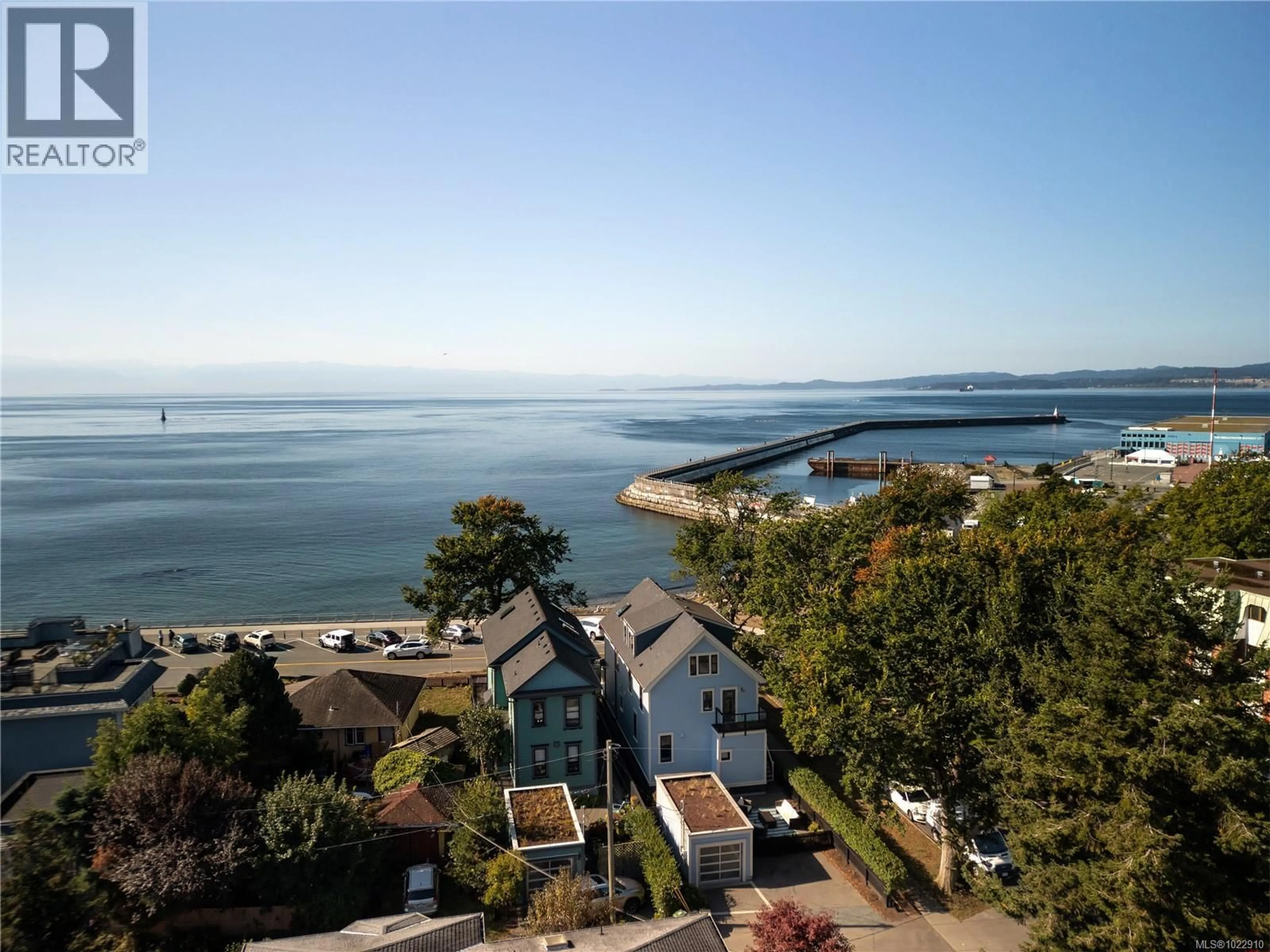 A pic from outside/outdoor area/front of a property/back of a property/a pic from drone, water/lake/river/ocean view for 222 DALLAS ROAD, Victoria British Columbia V8V1A5