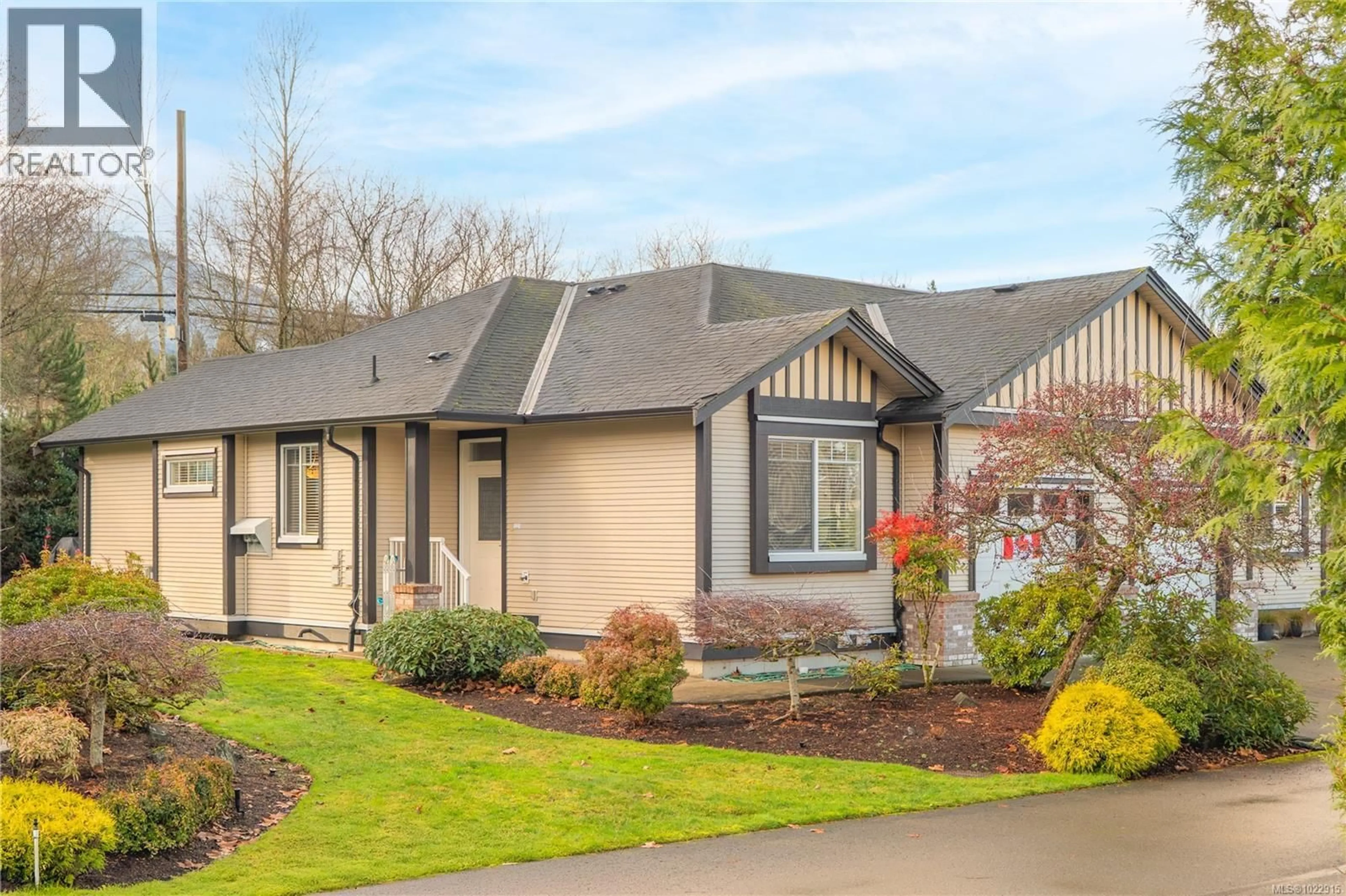 Home with vinyl exterior material, street for 15 - 3110 COOK STREET, Chemainus British Columbia V0R1K2