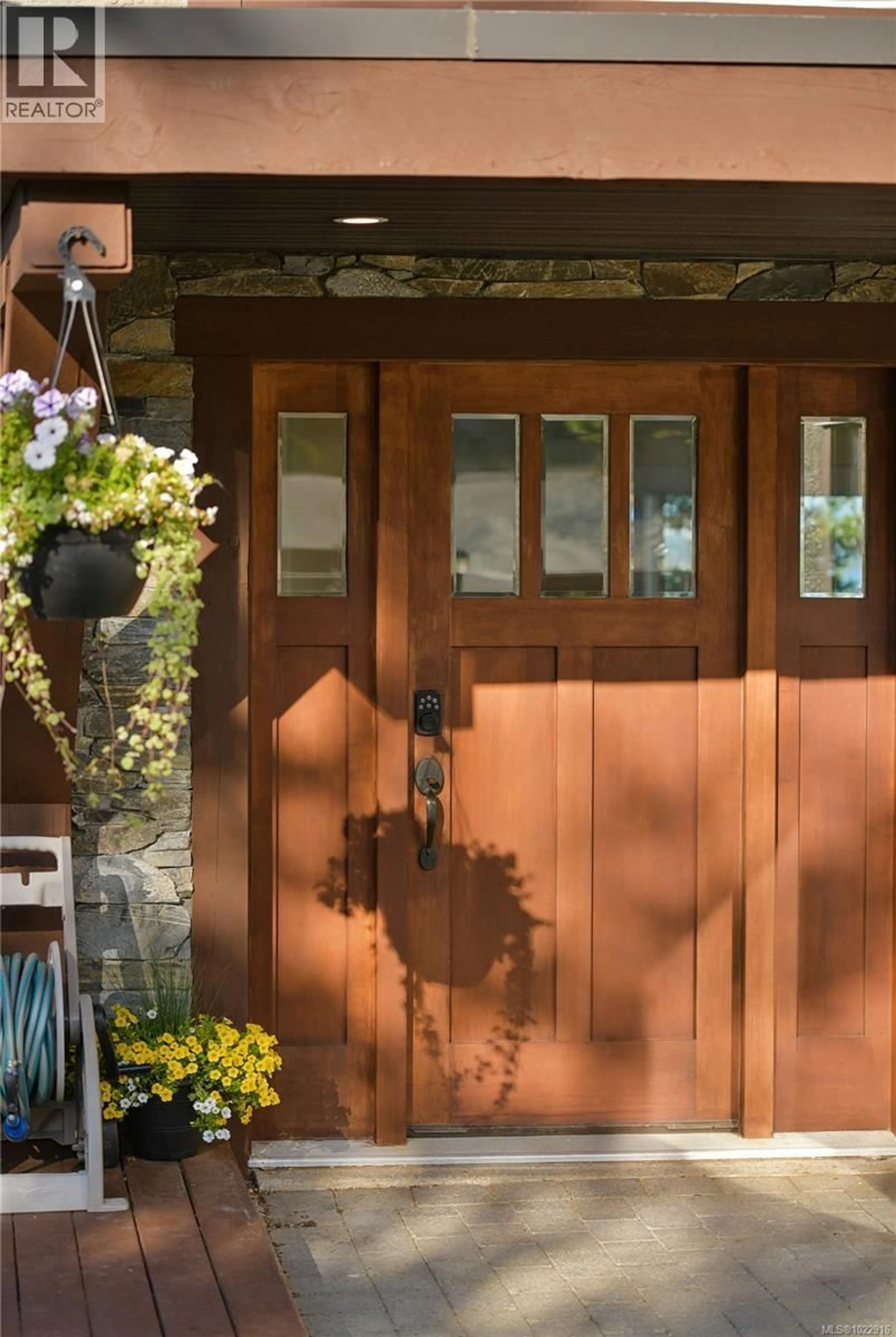 Indoor entryway for 3411 KARGER TERRACE, Colwood British Columbia V9C3K4
