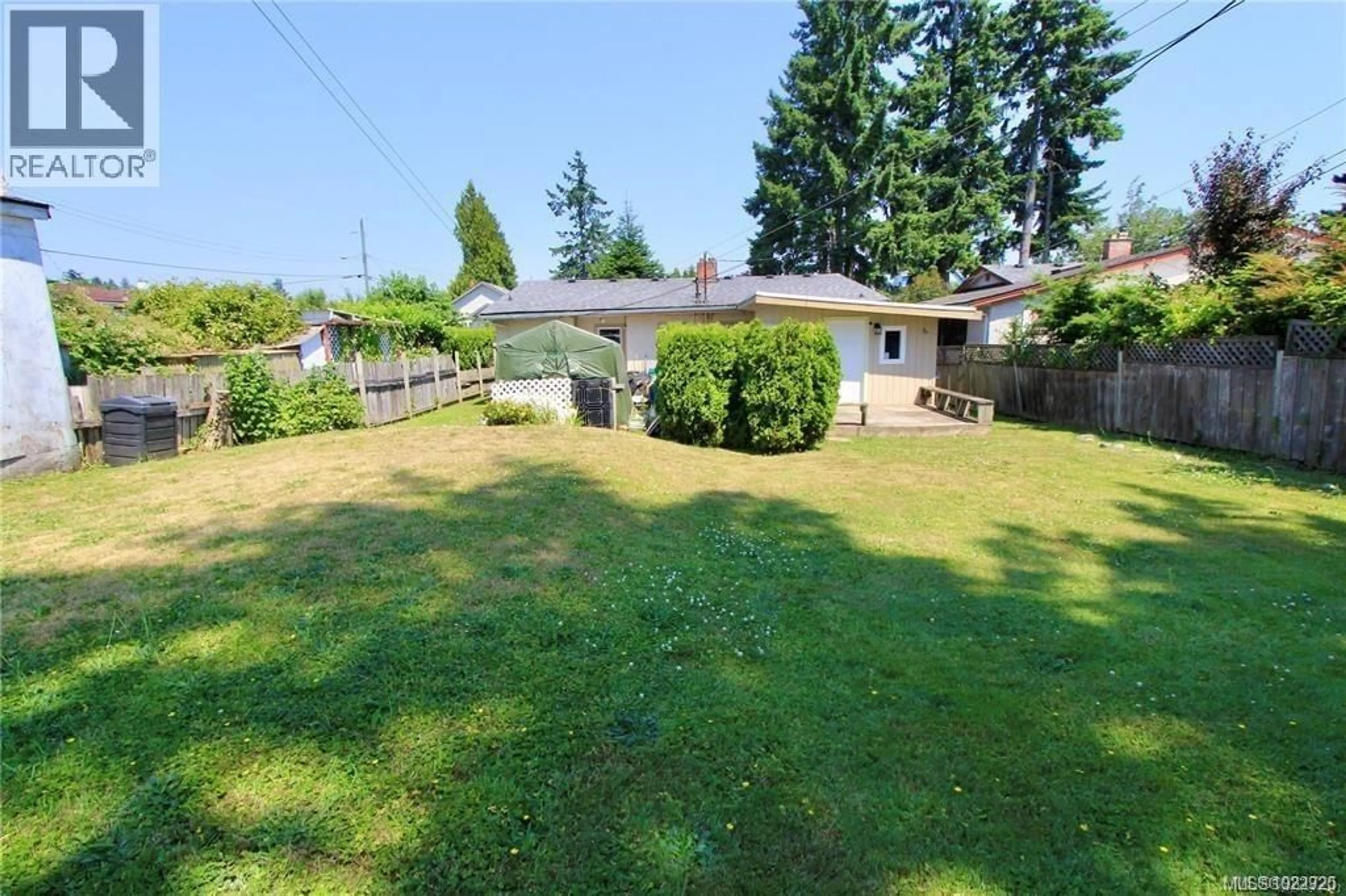 A pic from outside/outdoor area/front of a property/back of a property/a pic from drone, unknown for 23 ALBION STREET, Nanaimo British Columbia V9R1R6