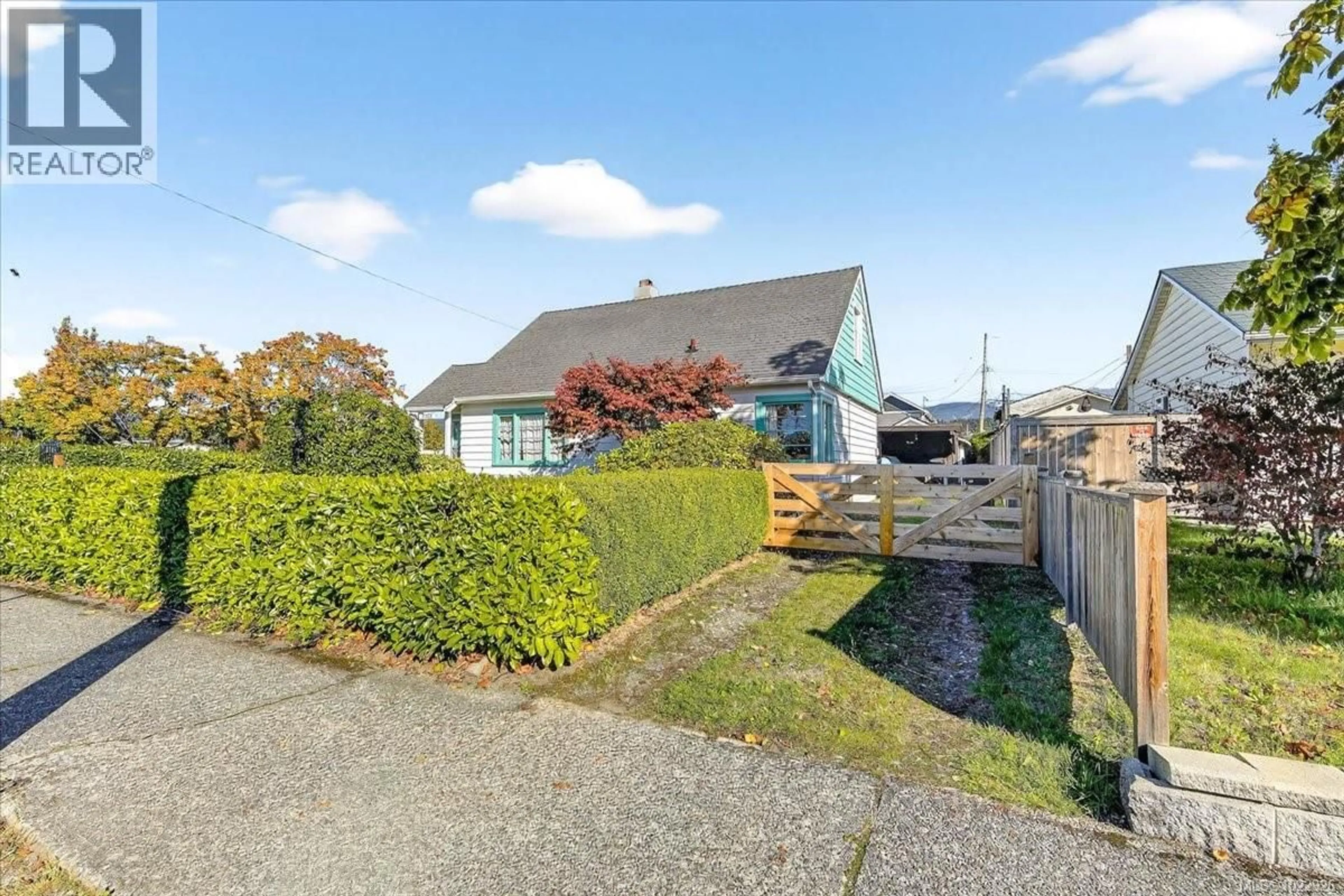 A pic from outside/outdoor area/front of a property/back of a property/a pic from drone, street for 3995 11TH AVENUE, Port Alberni British Columbia V9Y4Z4