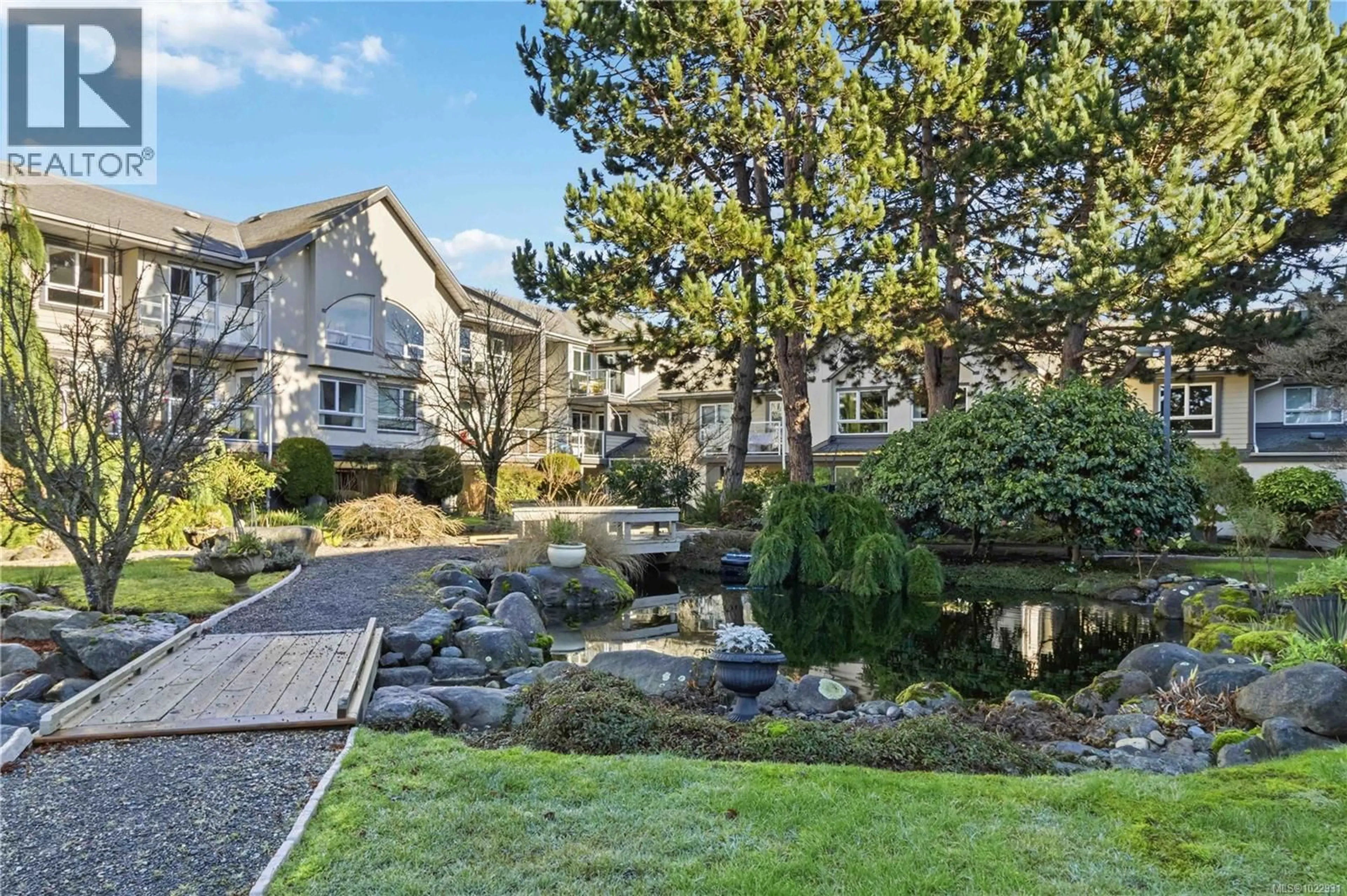 Patio, water/lake/river/ocean view for 219 - 2245 JAMES WHITE BOULEVARD, Sidney British Columbia V8L1Z5