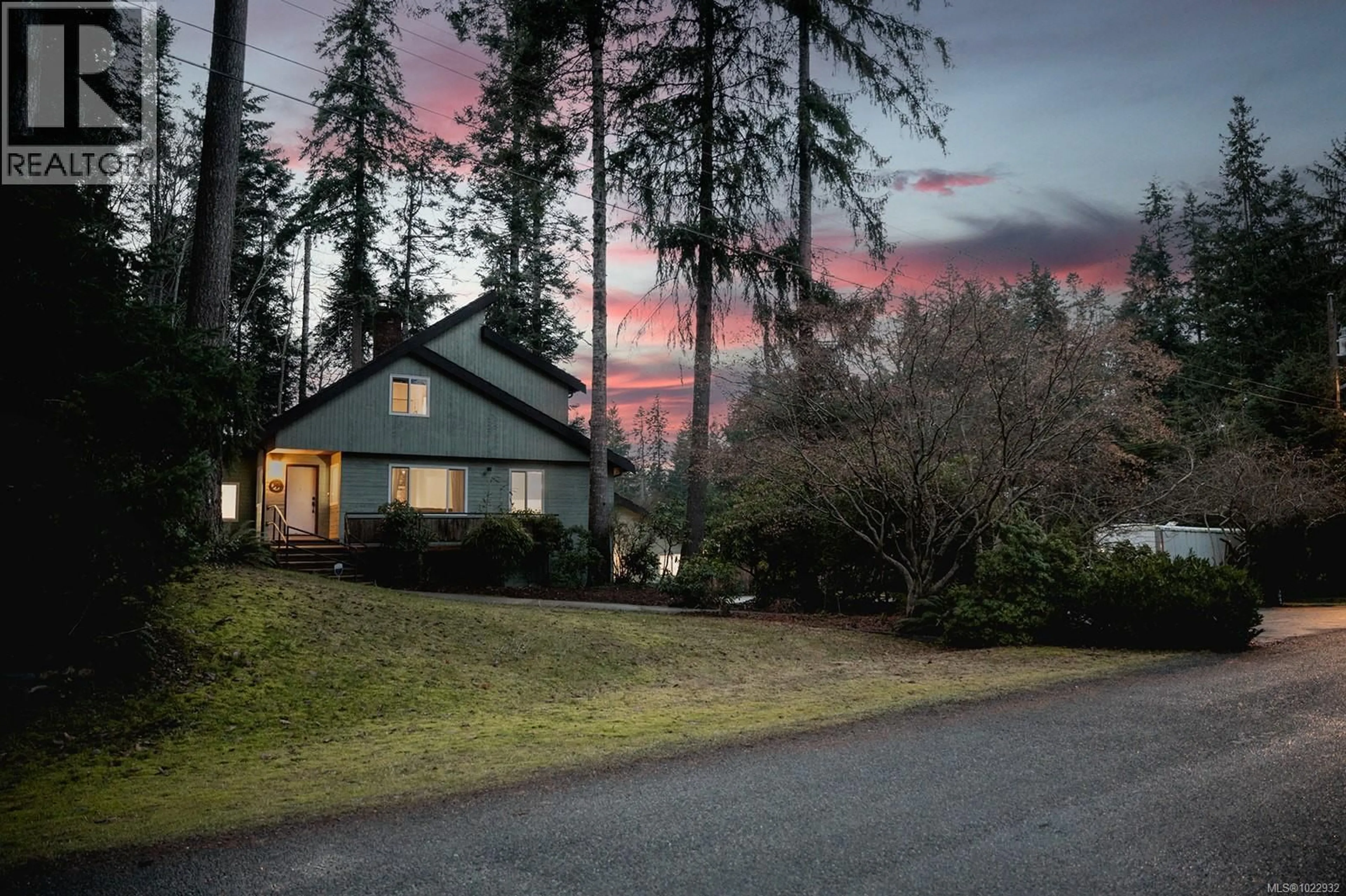 A pic from outside/outdoor area/front of a property/back of a property/a pic from drone, street for 3844 SUTIL ROAD, Campbell River British Columbia V9H1J5