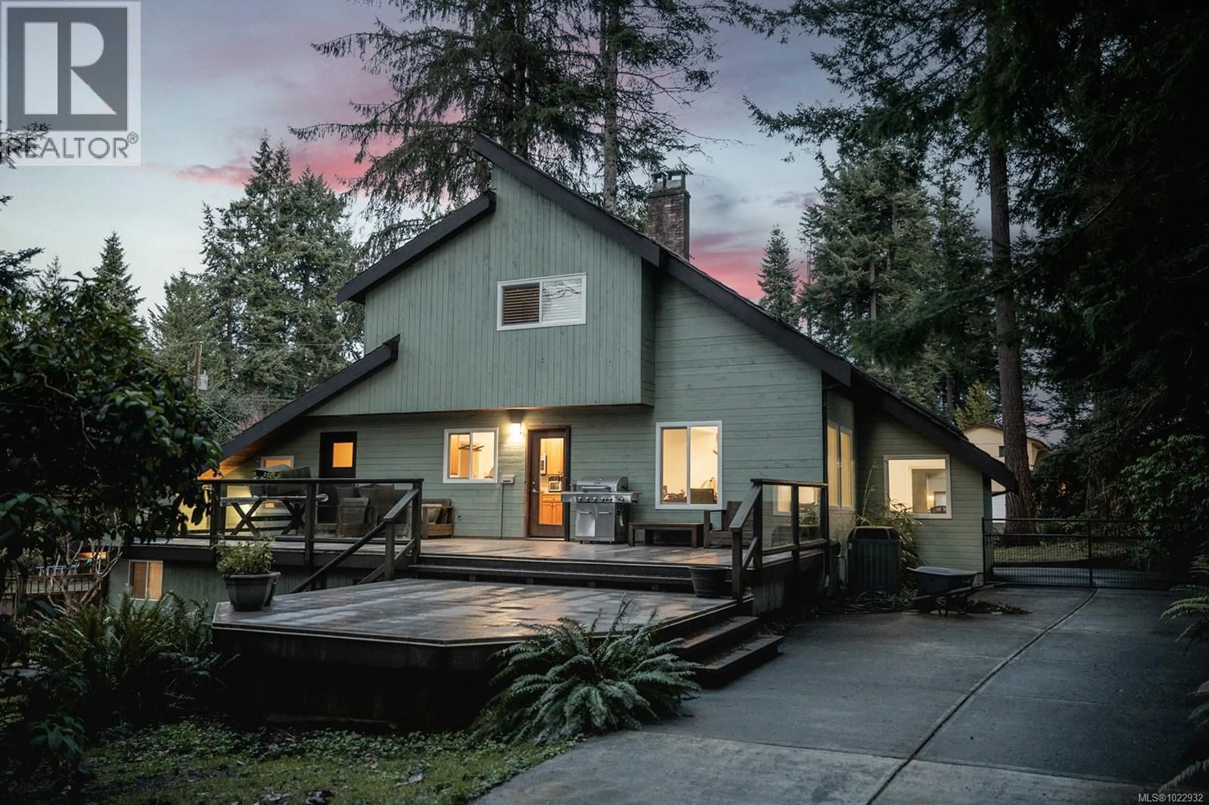 Patio, mountain view for 3844 SUTIL ROAD, Campbell River British Columbia V9H1J5