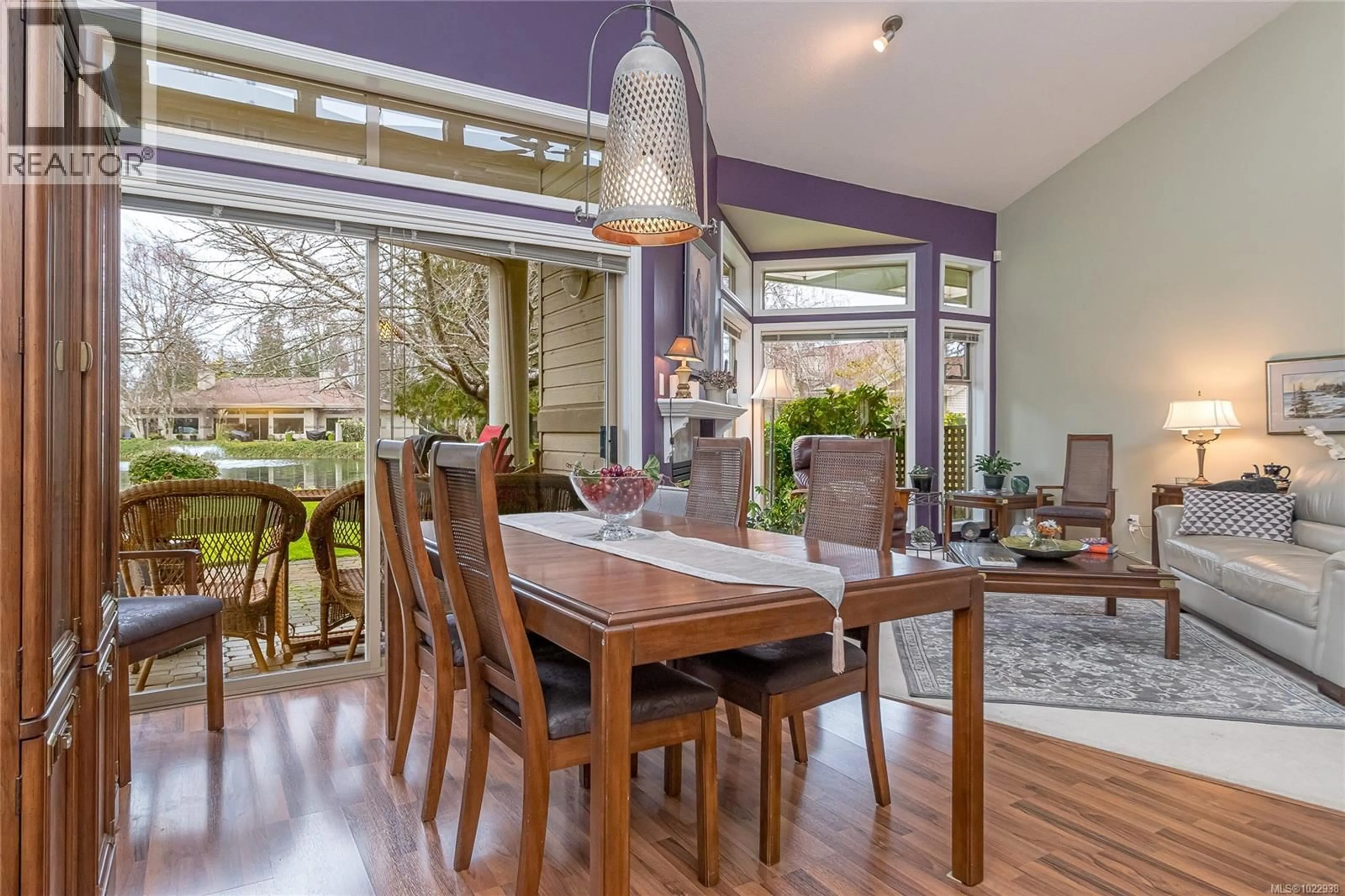 Dining room, wood/laminate floor for 823 LAKES BOULEVARD, Parksville British Columbia V9P2P8