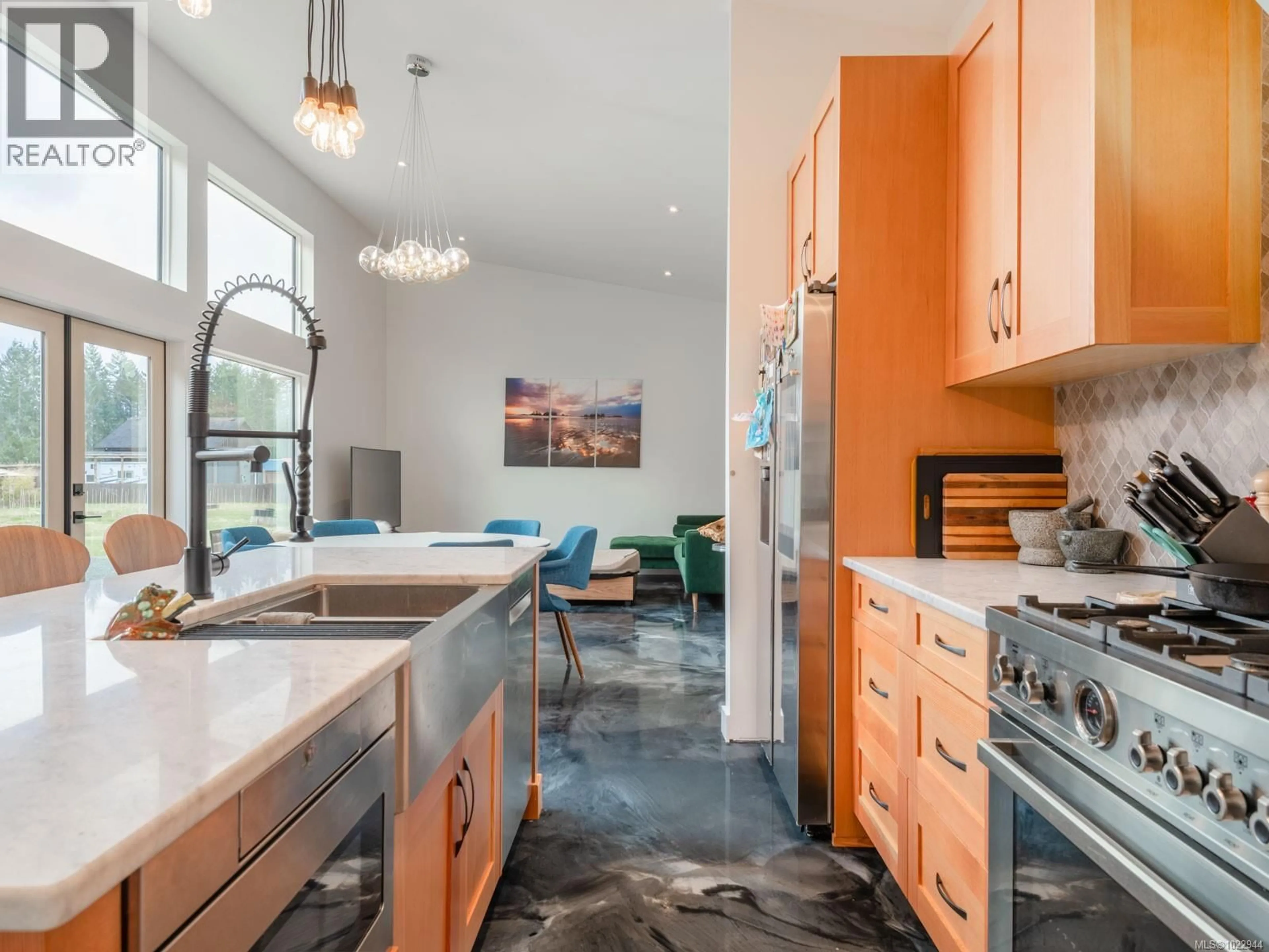 Contemporary kitchen, ceramic/tile floor for 6415 WALKER ROAD, Port Alberni British Columbia V9Y8W7