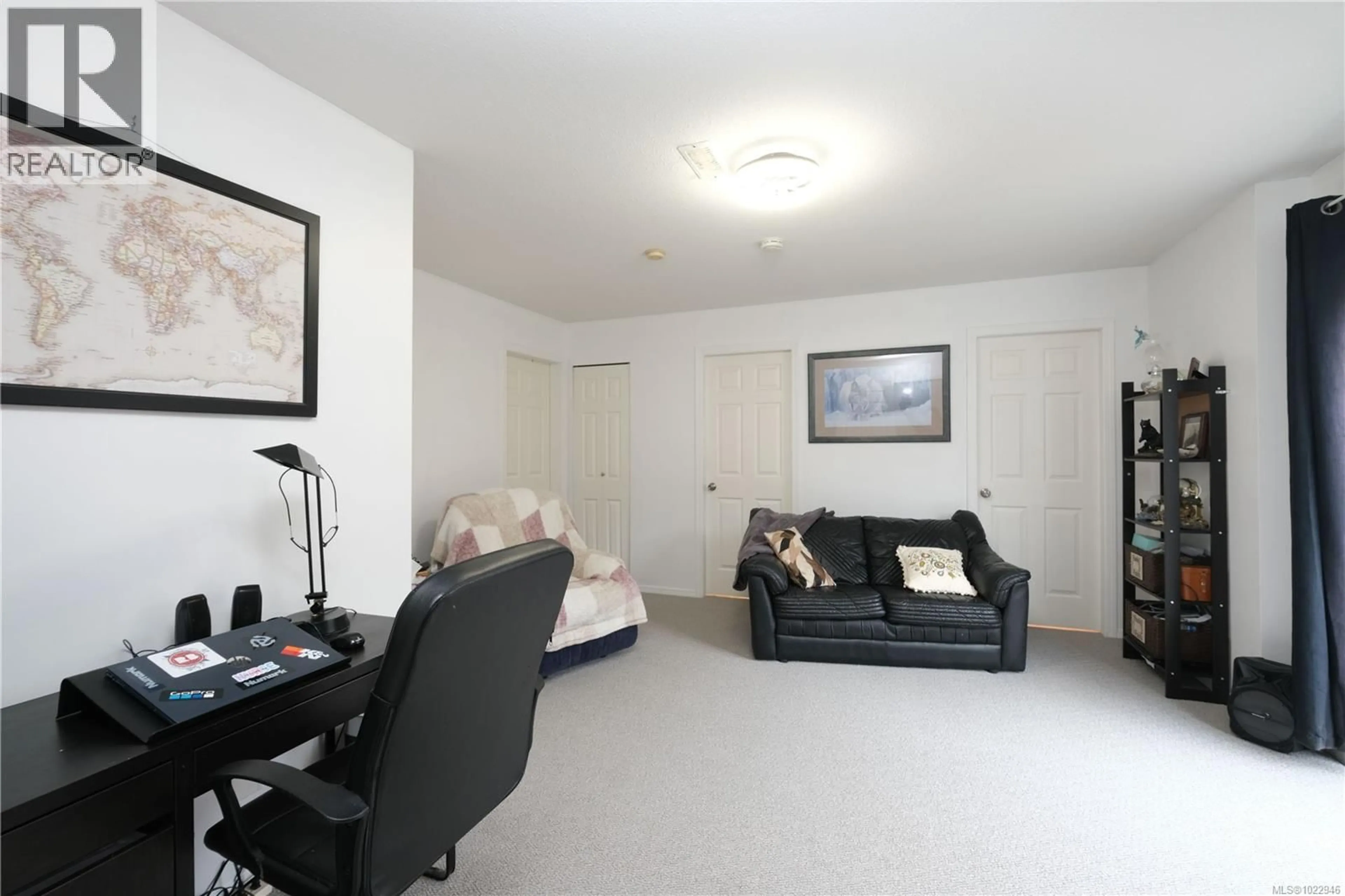 Living room with furniture, unknown for 825 PINECREST ROAD, Campbell River British Columbia V9W7N2