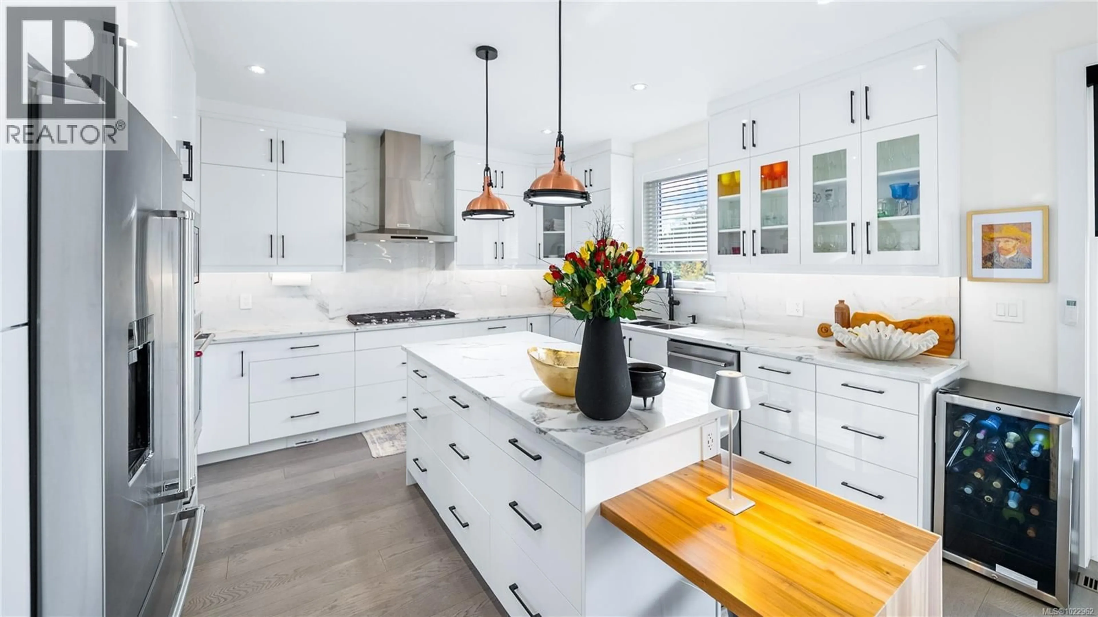 Contemporary kitchen, unknown for 927 BECKWITH AVENUE, Saanich British Columbia V8X3S2