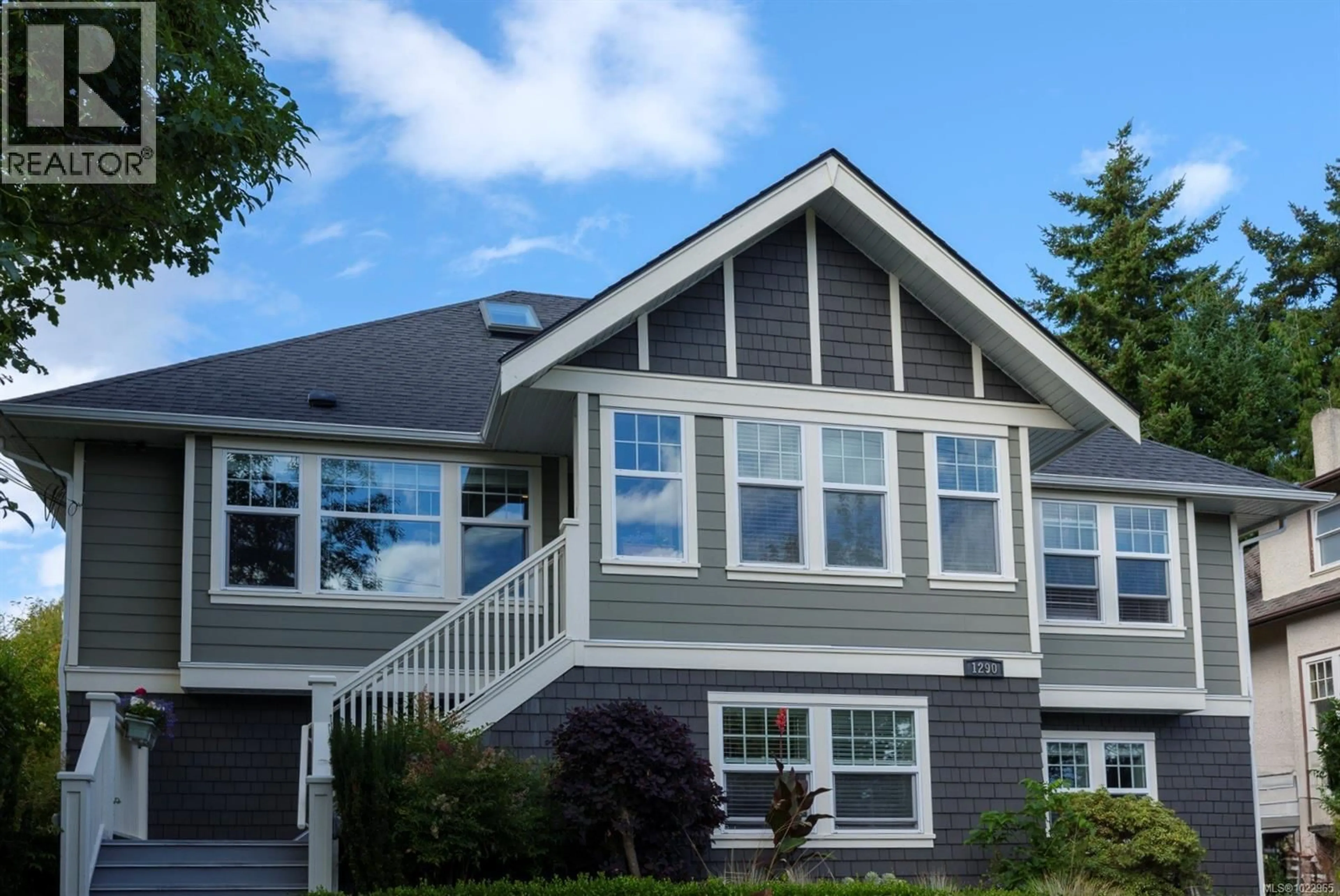 Home with vinyl exterior material, unknown for 3 - 1290 RICHARDSON STREET, Victoria British Columbia V8V3E1