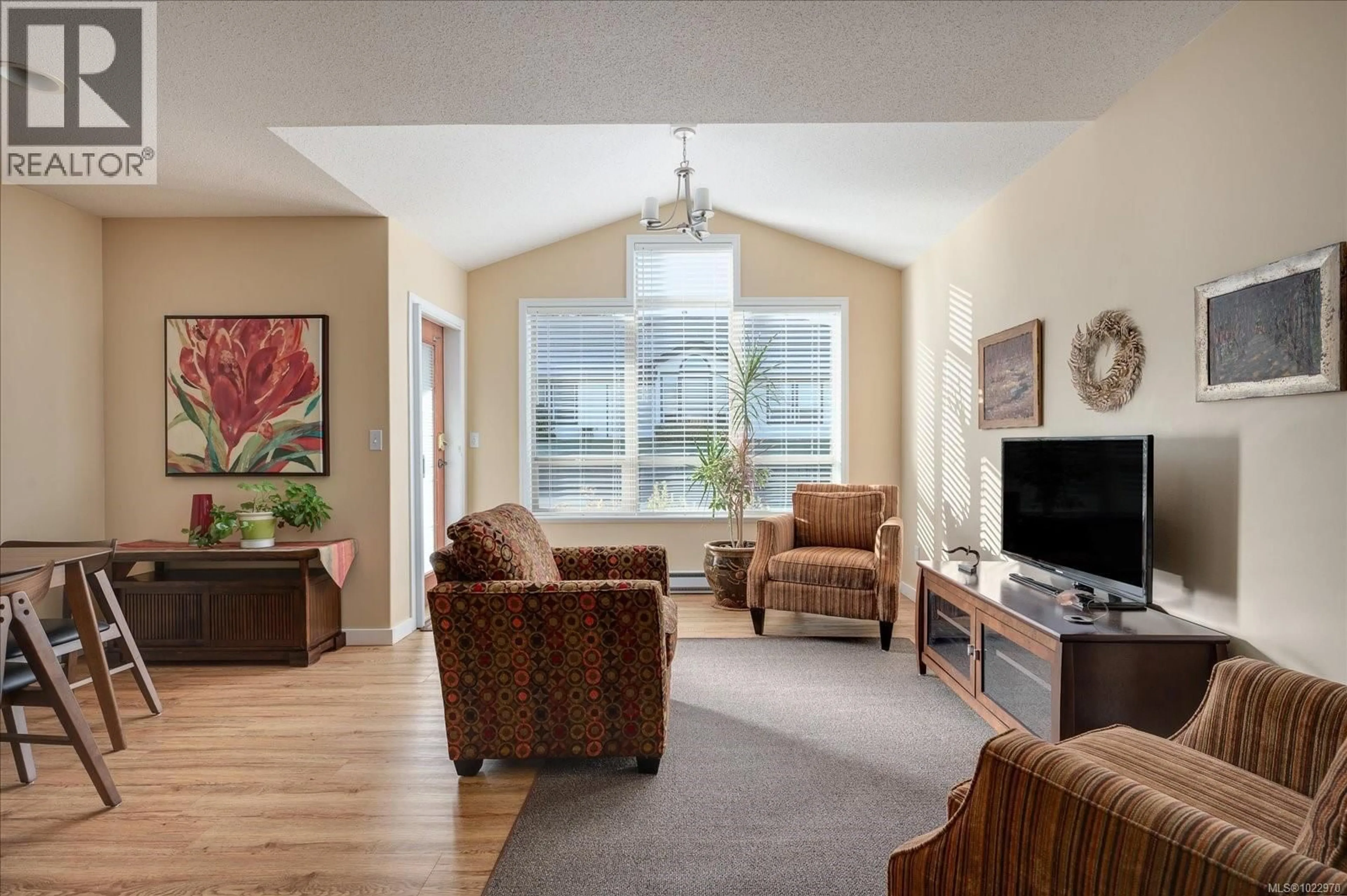 Living room with furniture, unknown for 703 - 261 MILLS STREET, Parksville British Columbia V9P2N5