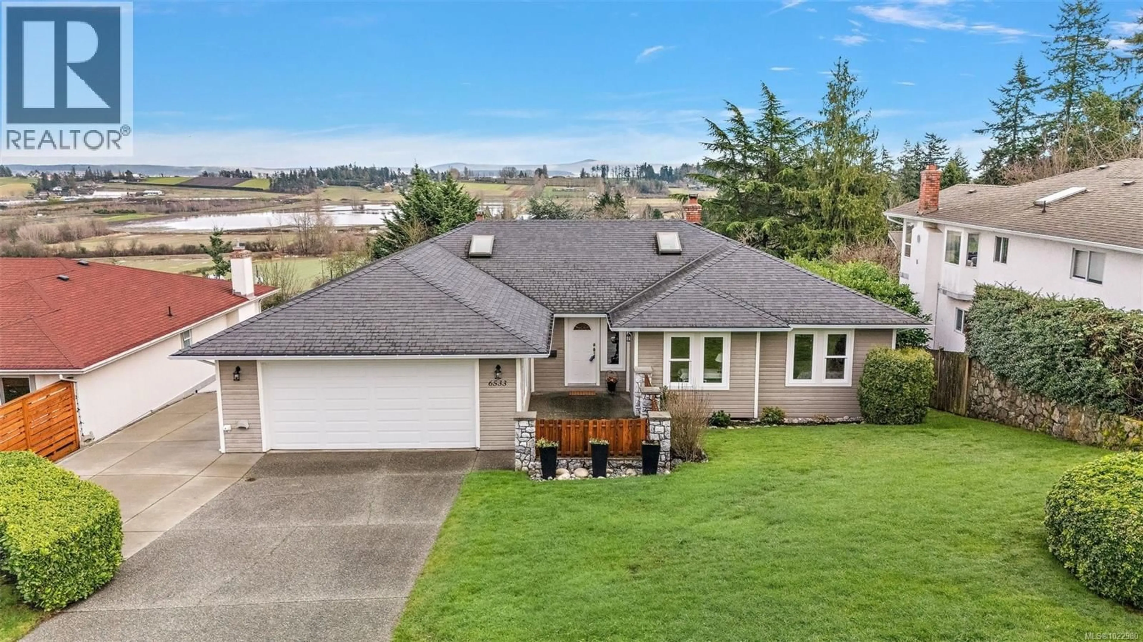 A pic from outside/outdoor area/front of a property/back of a property/a pic from drone, water/lake/river/ocean view for 6533 BELLA VISTA DRIVE, Central Saanich British Columbia V8Z6Y4