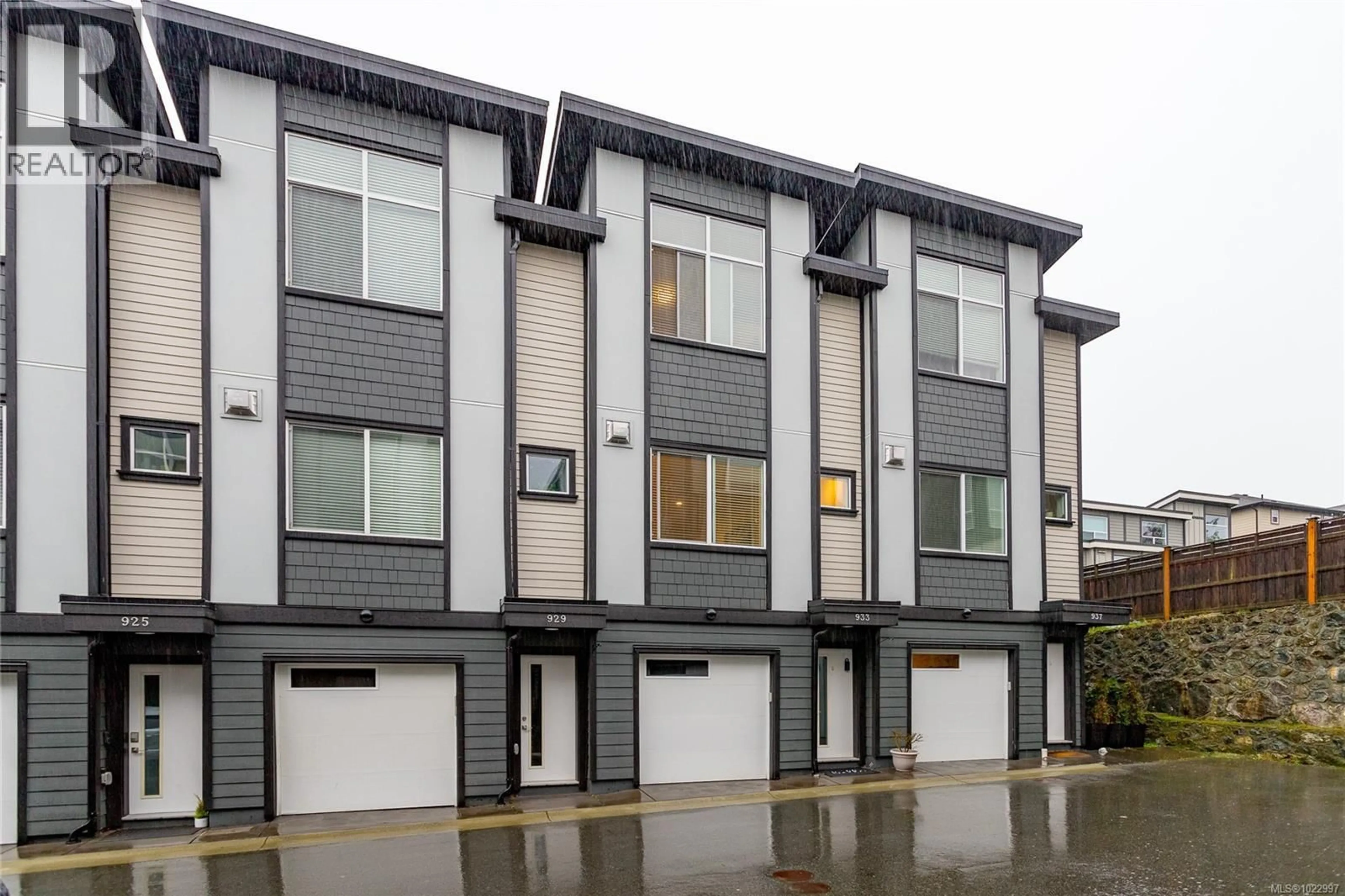 Unknown for 933 TURNSTONE RIDGE, Langford British Columbia V9C0J4