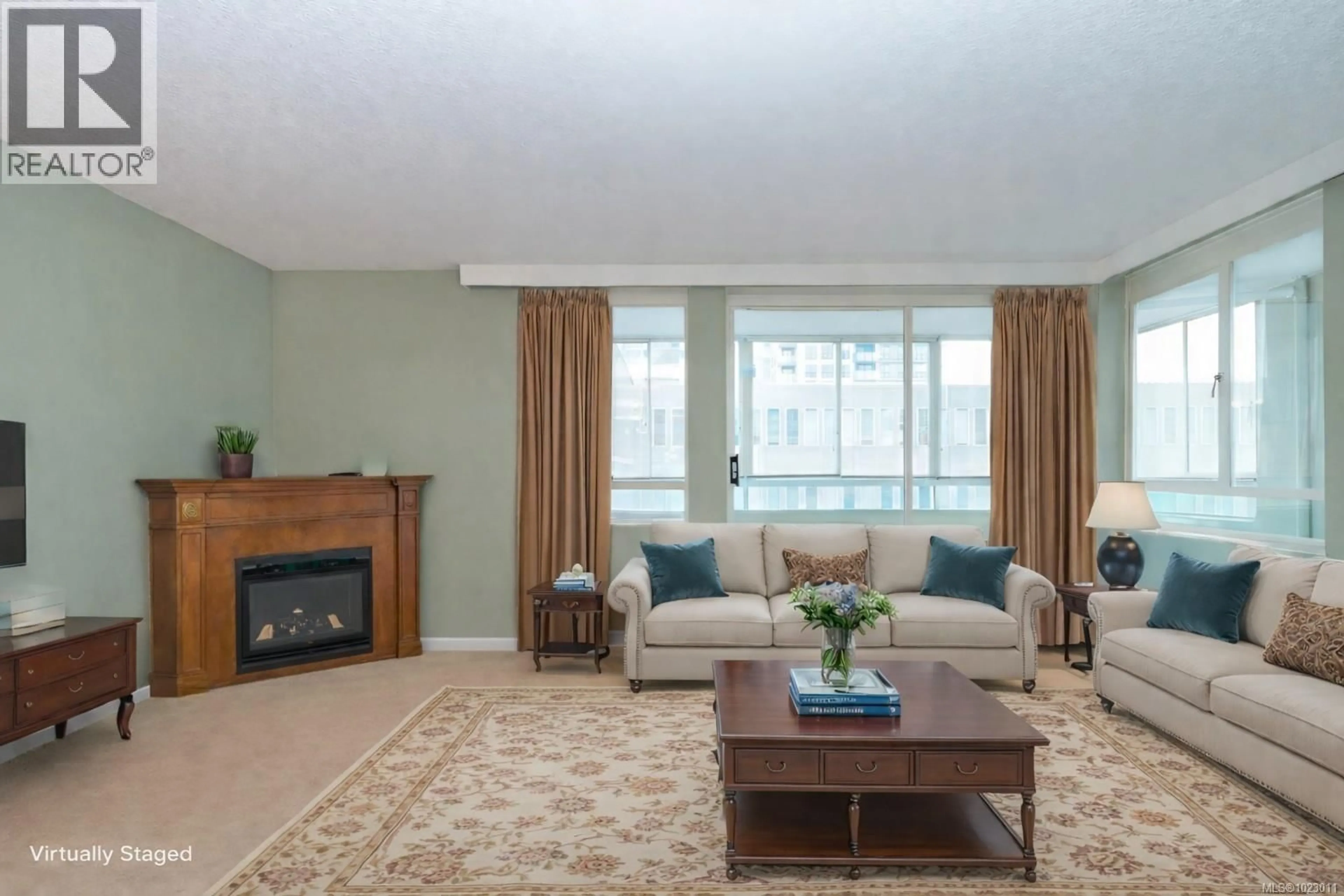 Living room with furniture, carpet floor for 401 - 1026 JOHNSON STREET, Victoria British Columbia V8V3N7