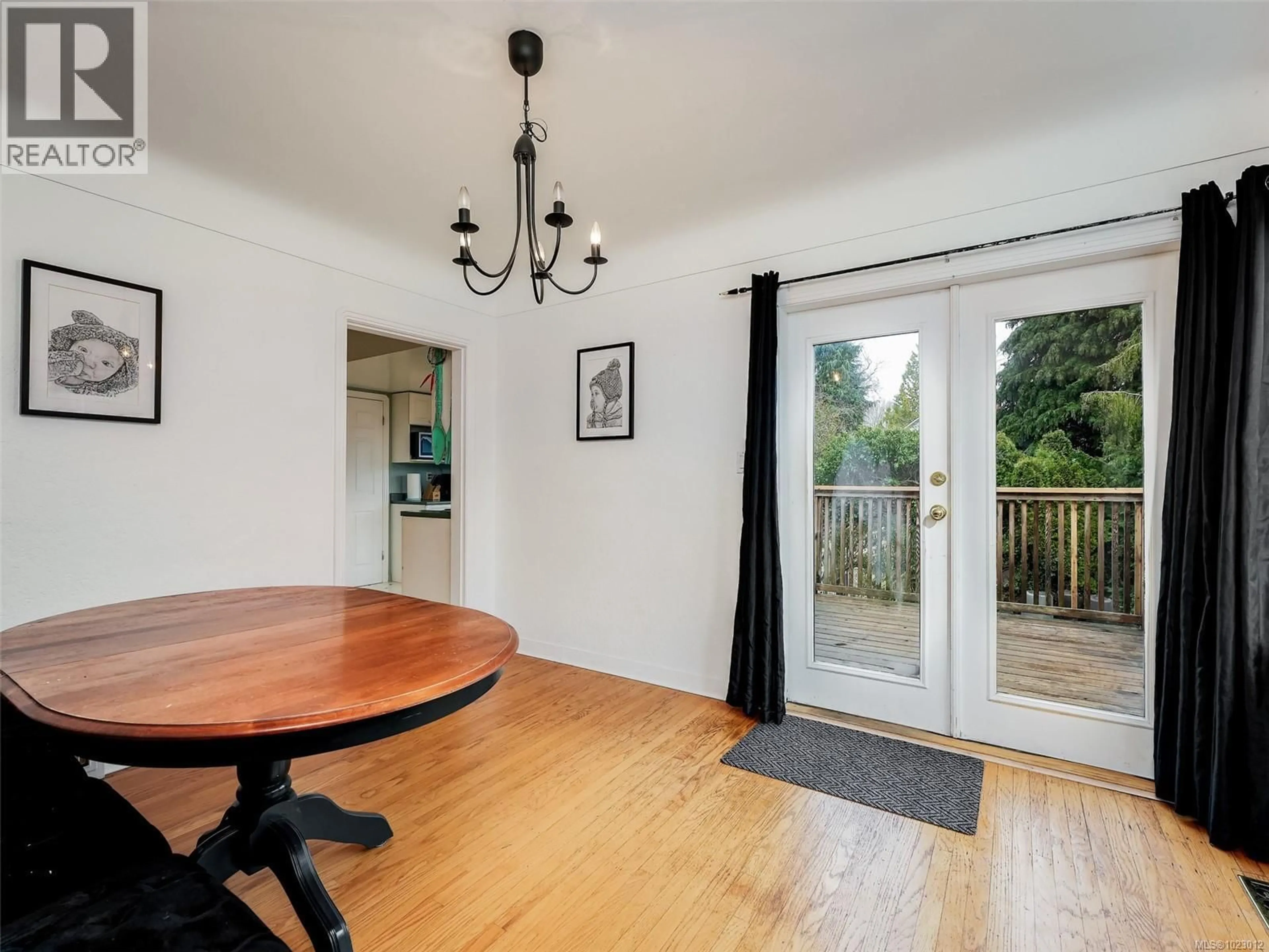 Dining room, wood/laminate floor for 2659 CADBORO BAY ROAD, Oak Bay British Columbia V8R5J6