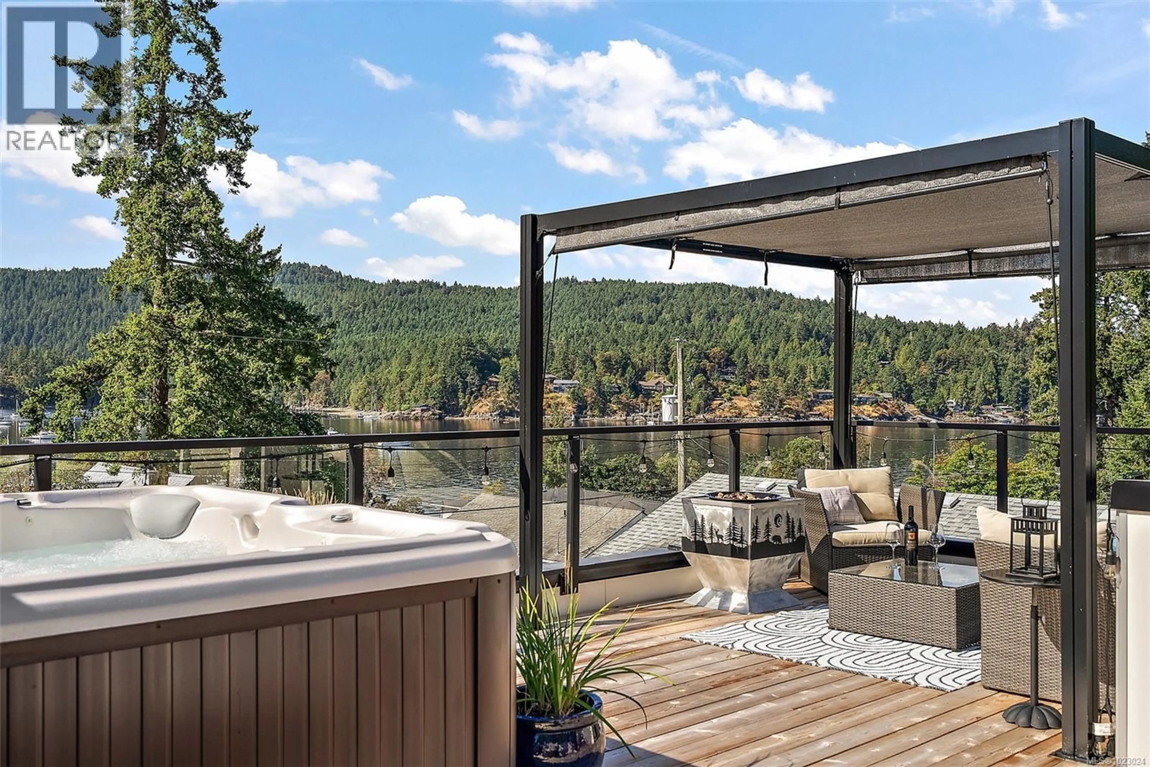 Patio, water/lake/river/ocean view for 772 HARDING LANE, Central Saanich British Columbia V8M2G2