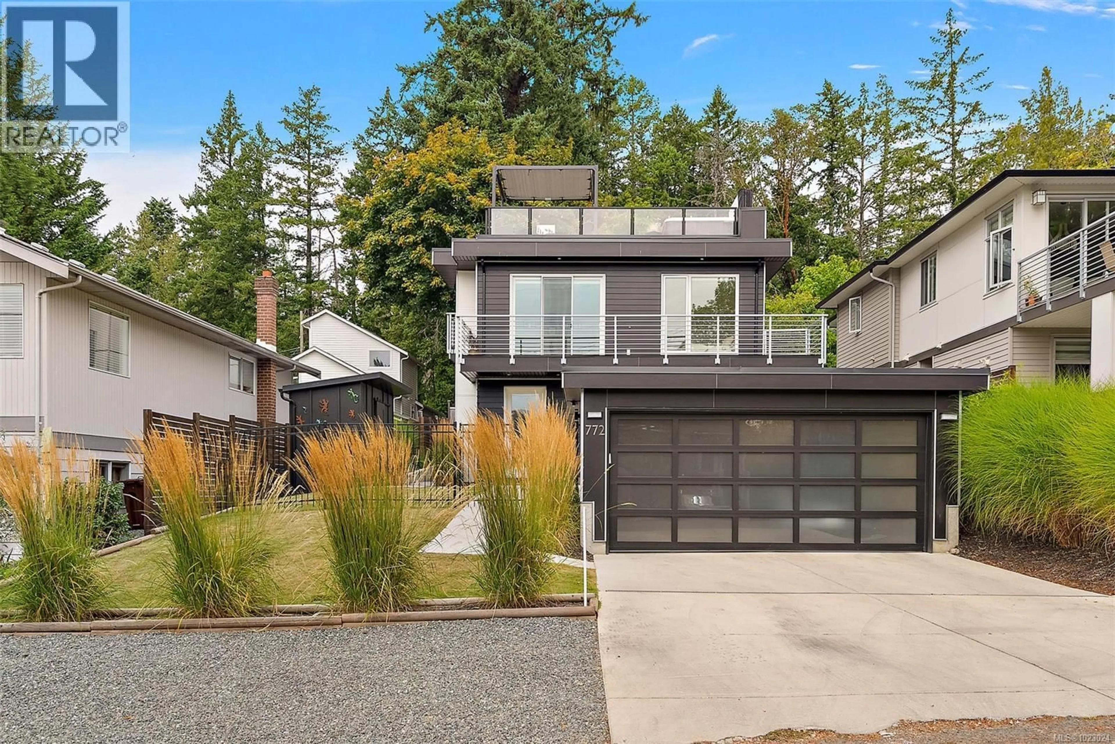 Home with vinyl exterior material, street for 772 HARDING LANE, Central Saanich British Columbia V8M2G2
