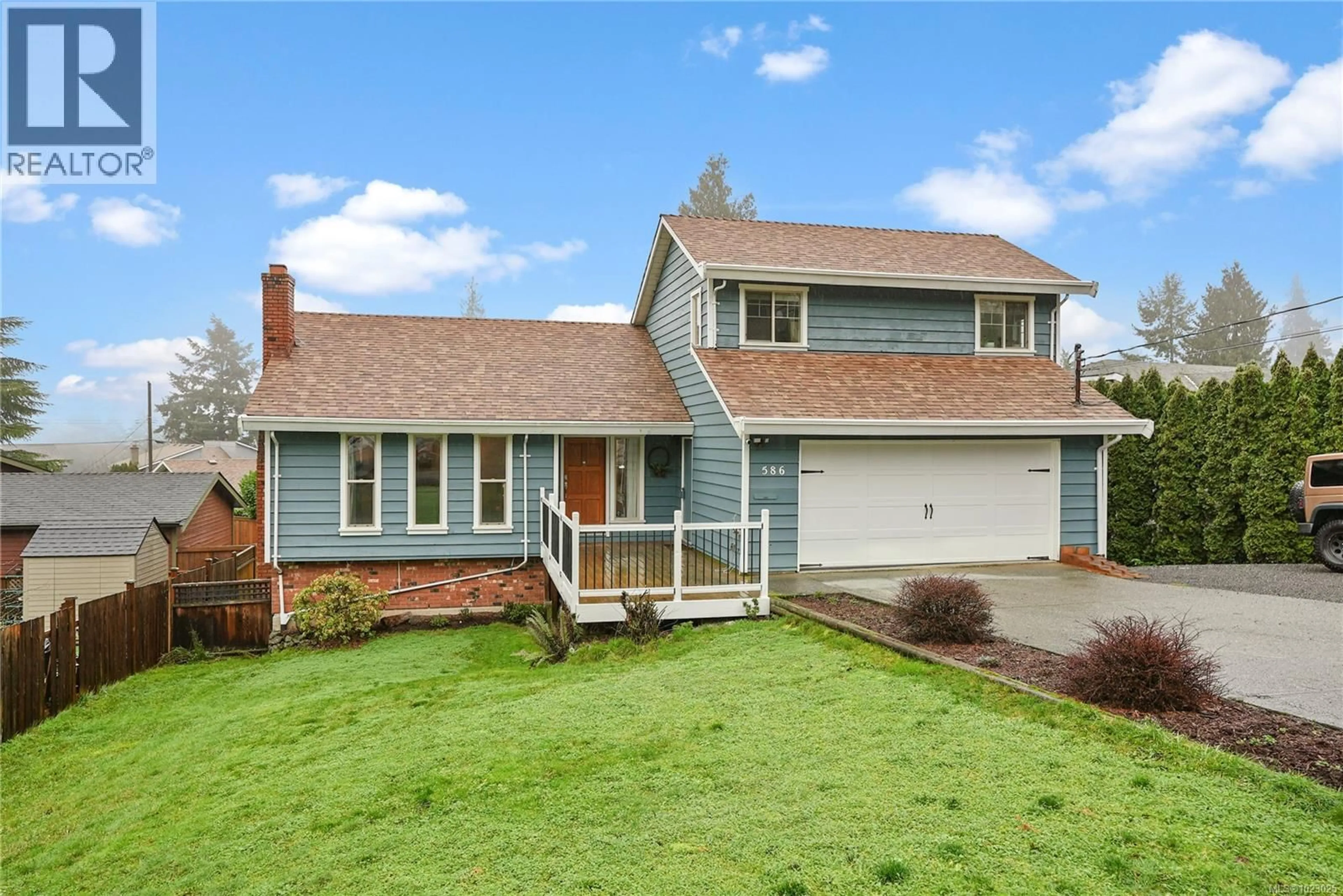 Home with vinyl exterior material, street for 586 STORNOWAY DRIVE, Colwood British Columbia V9C3J8