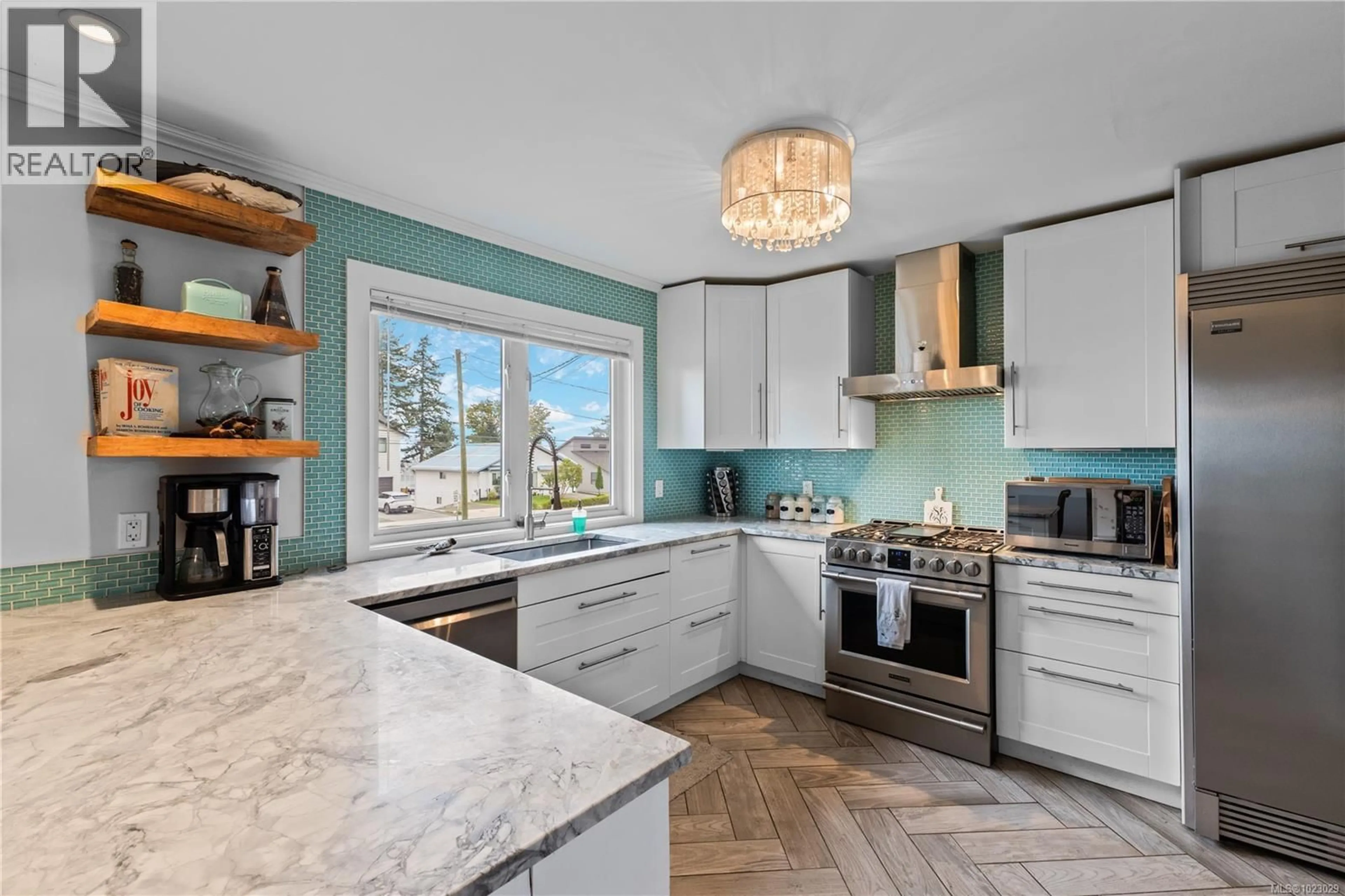 Contemporary kitchen, ceramic/tile floor for 1368 GALERNO ROAD, Campbell River British Columbia V9W1J9