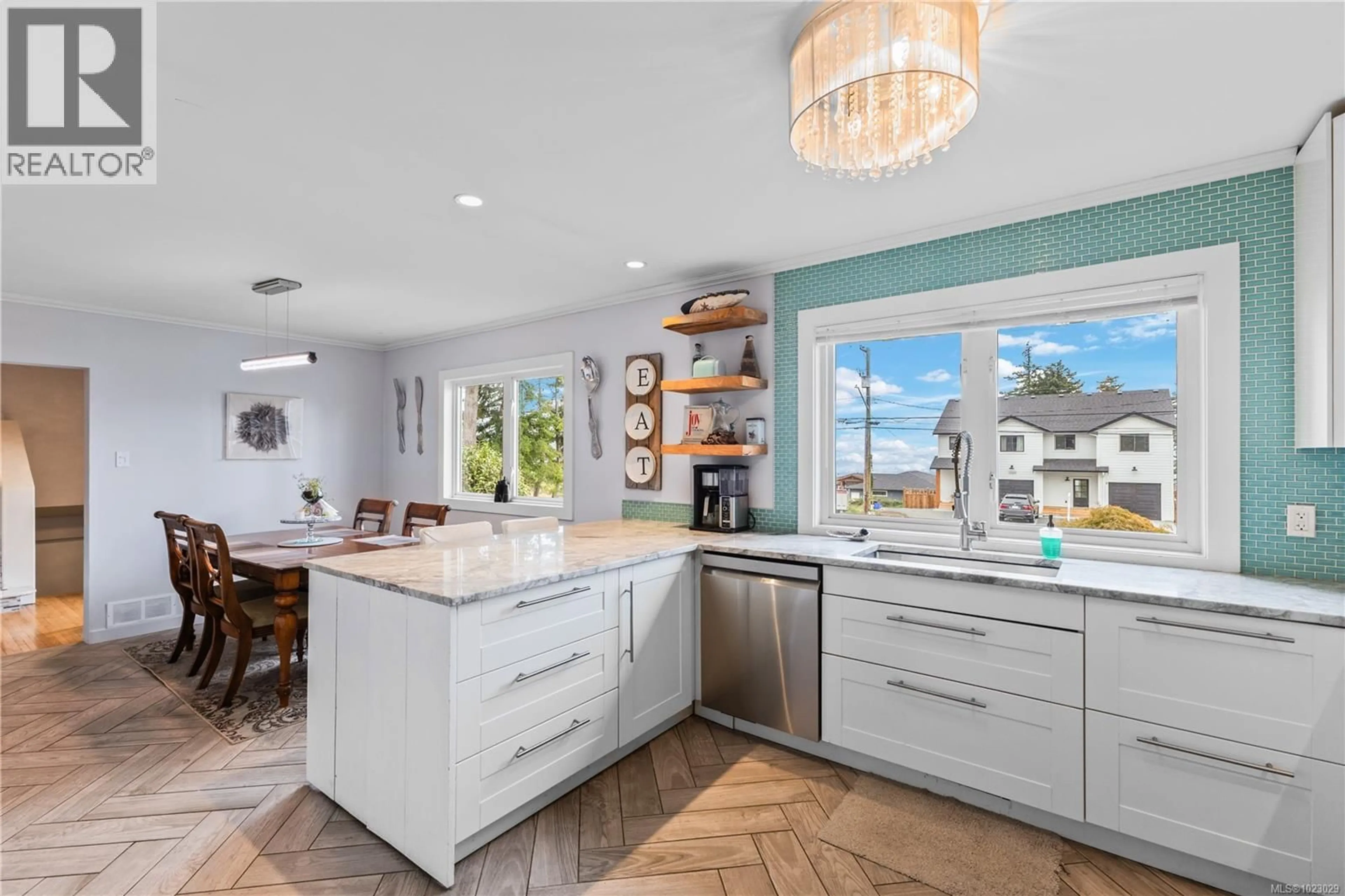 Open concept kitchen, ceramic/tile floor for 1368 GALERNO ROAD, Campbell River British Columbia V9W1J9