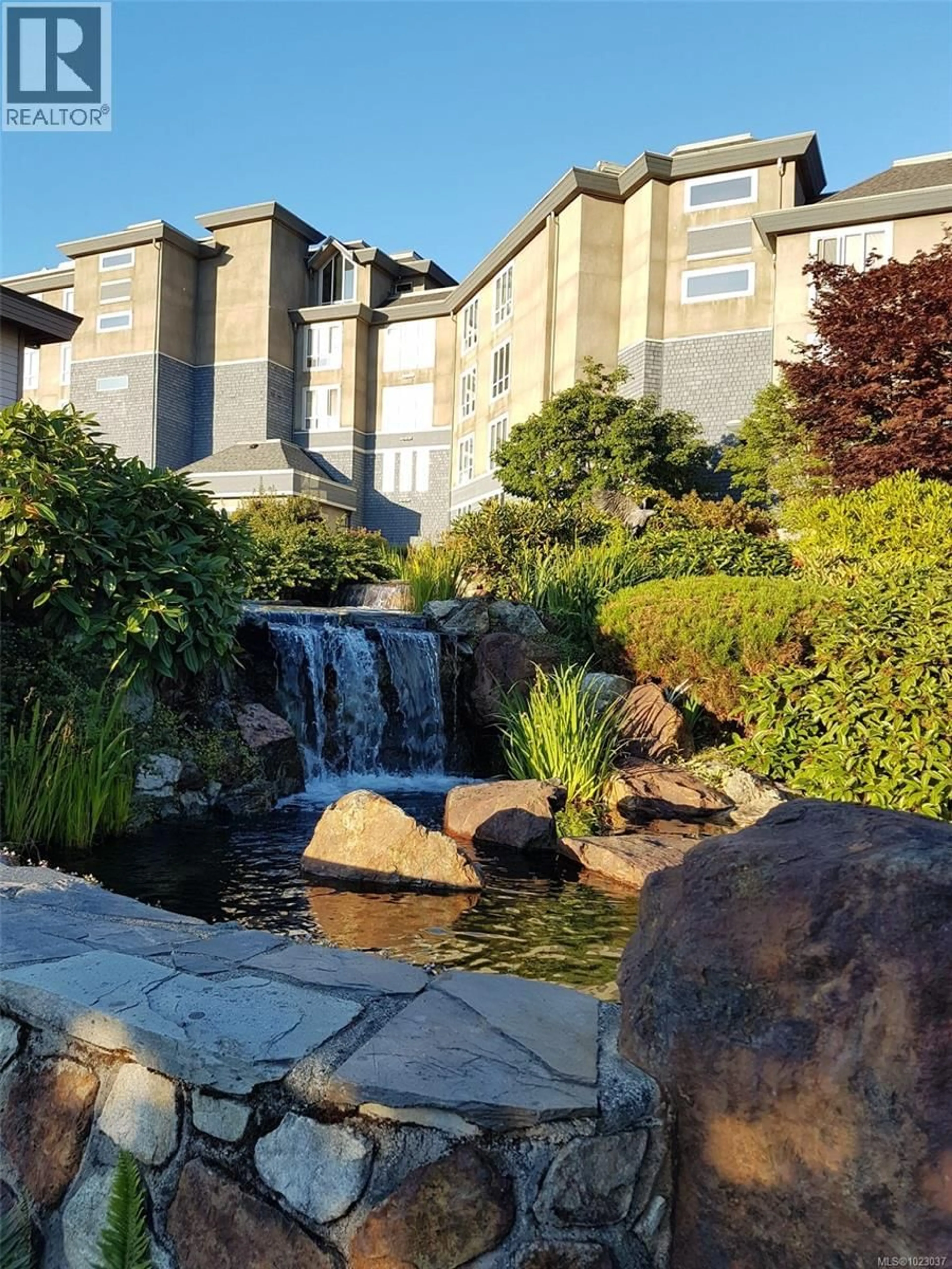 A pic from outside/outdoor area/front of a property/back of a property/a pic from drone, water/lake/river/ocean view for 502 - 940 BOULDERWOOD RISE, Saanich British Columbia V8N3C7