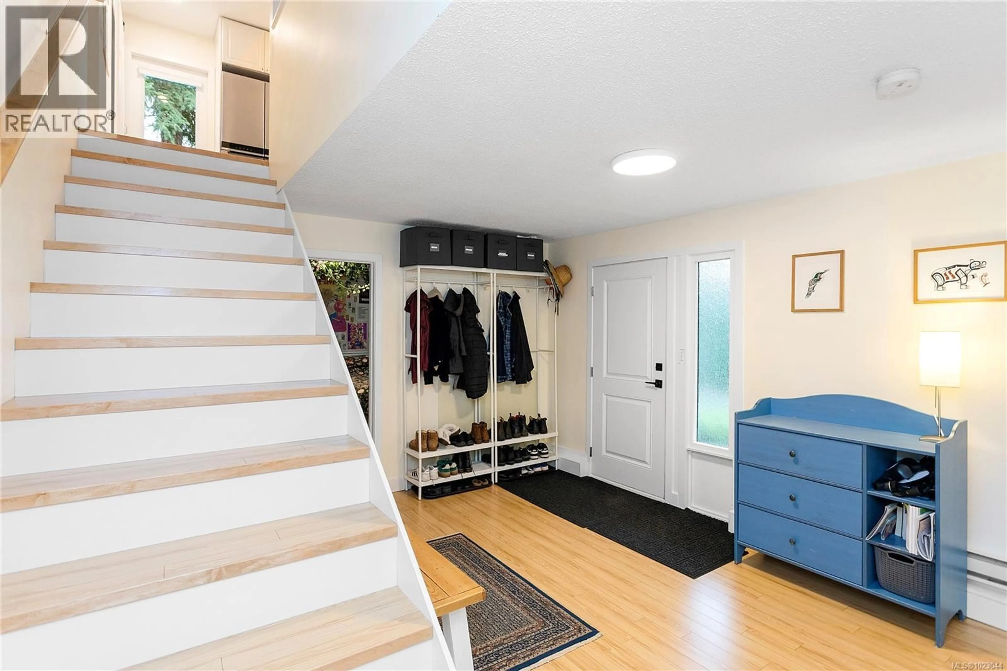 Indoor entryway for 2373 MCDIVITT DRIVE, Nanoose Bay British Columbia V9P9E6