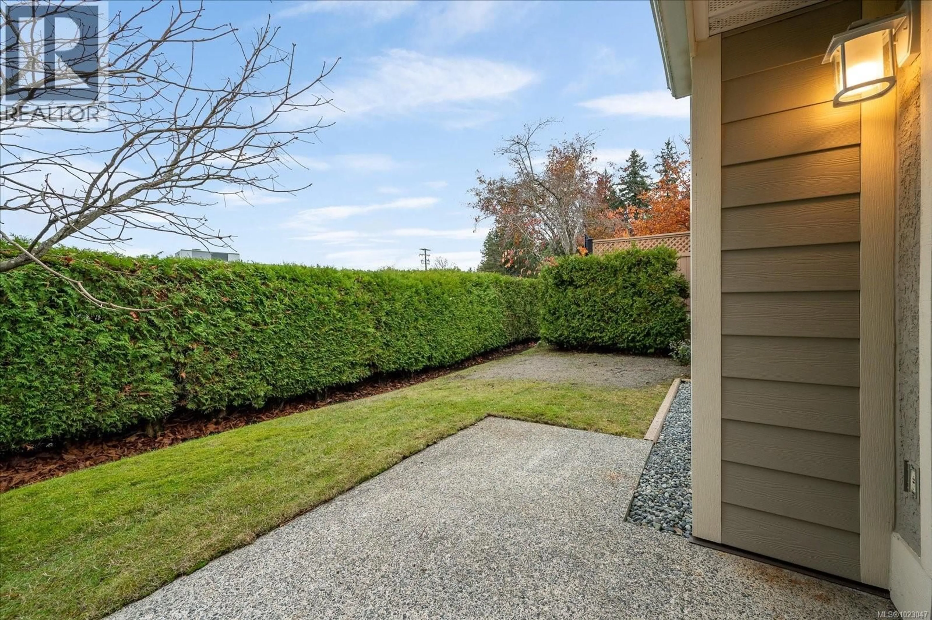 Patio, street for 6081 PLEASANT VALLEY WAY, Nanaimo British Columbia V9T6E7