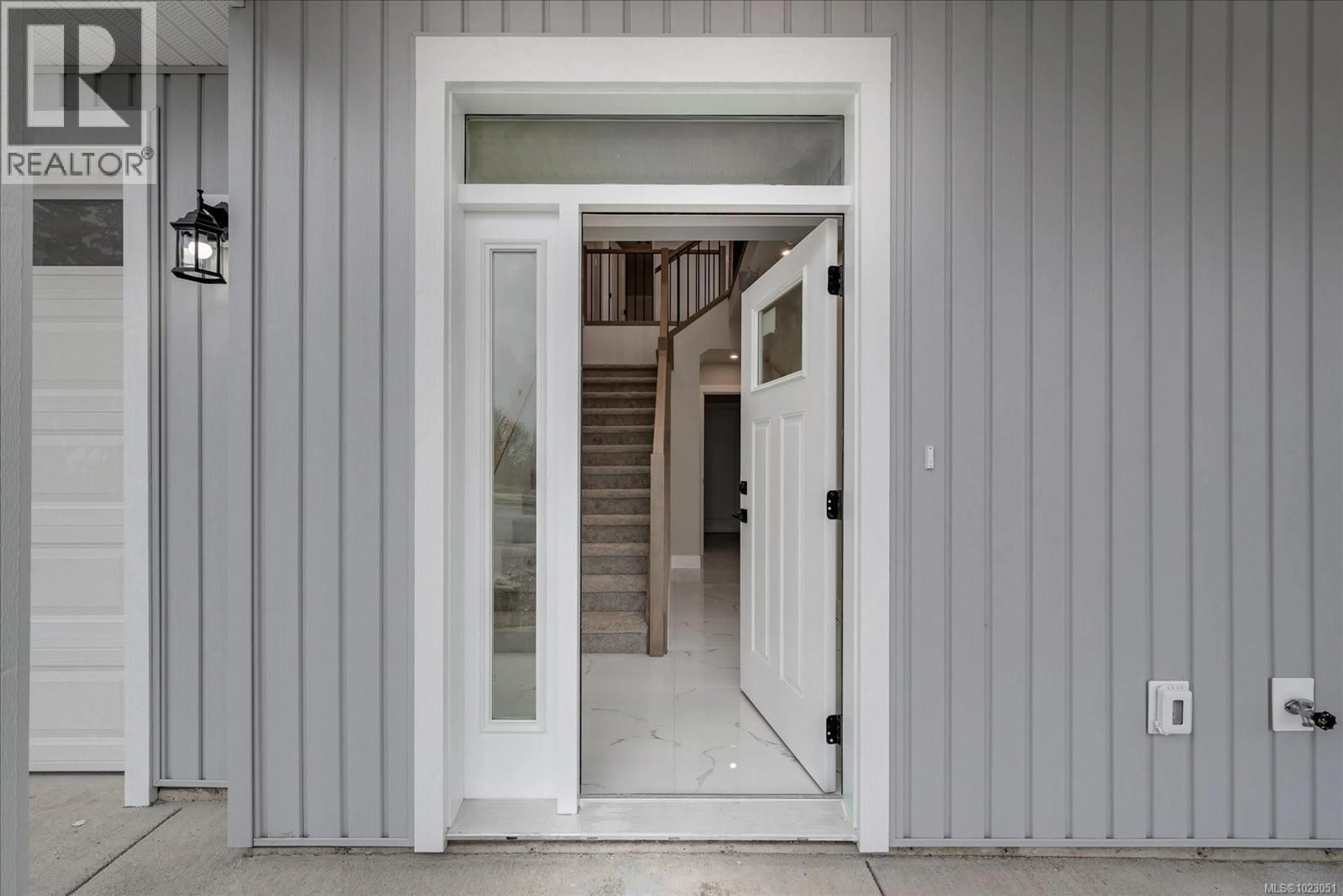 Indoor entryway for 429 COLONIA DRIVE SOUTH, Ladysmith British Columbia V9G0B8