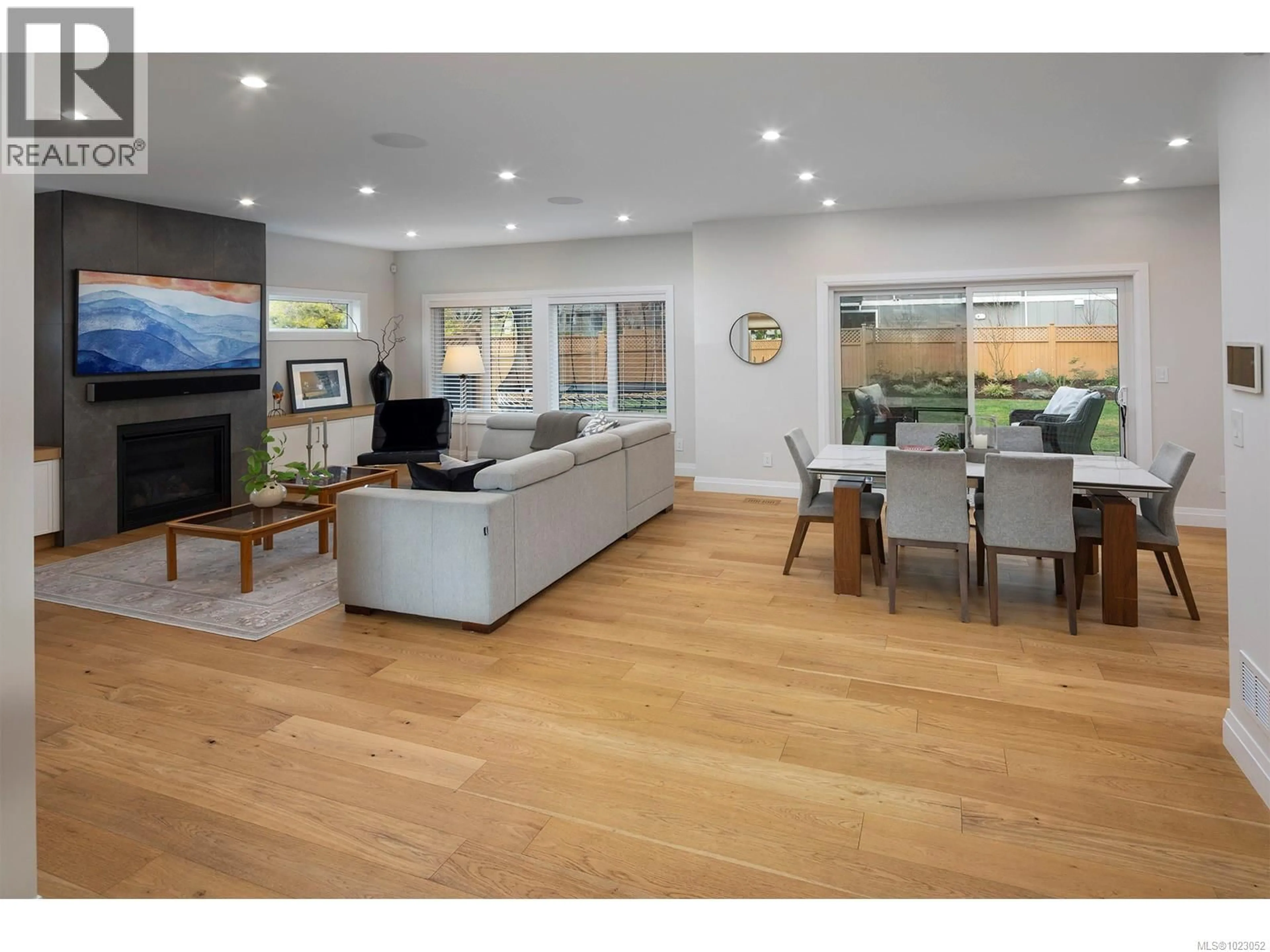 Unknown for 2580 SHERWOOD LANE, Saanich British Columbia V8N1W2