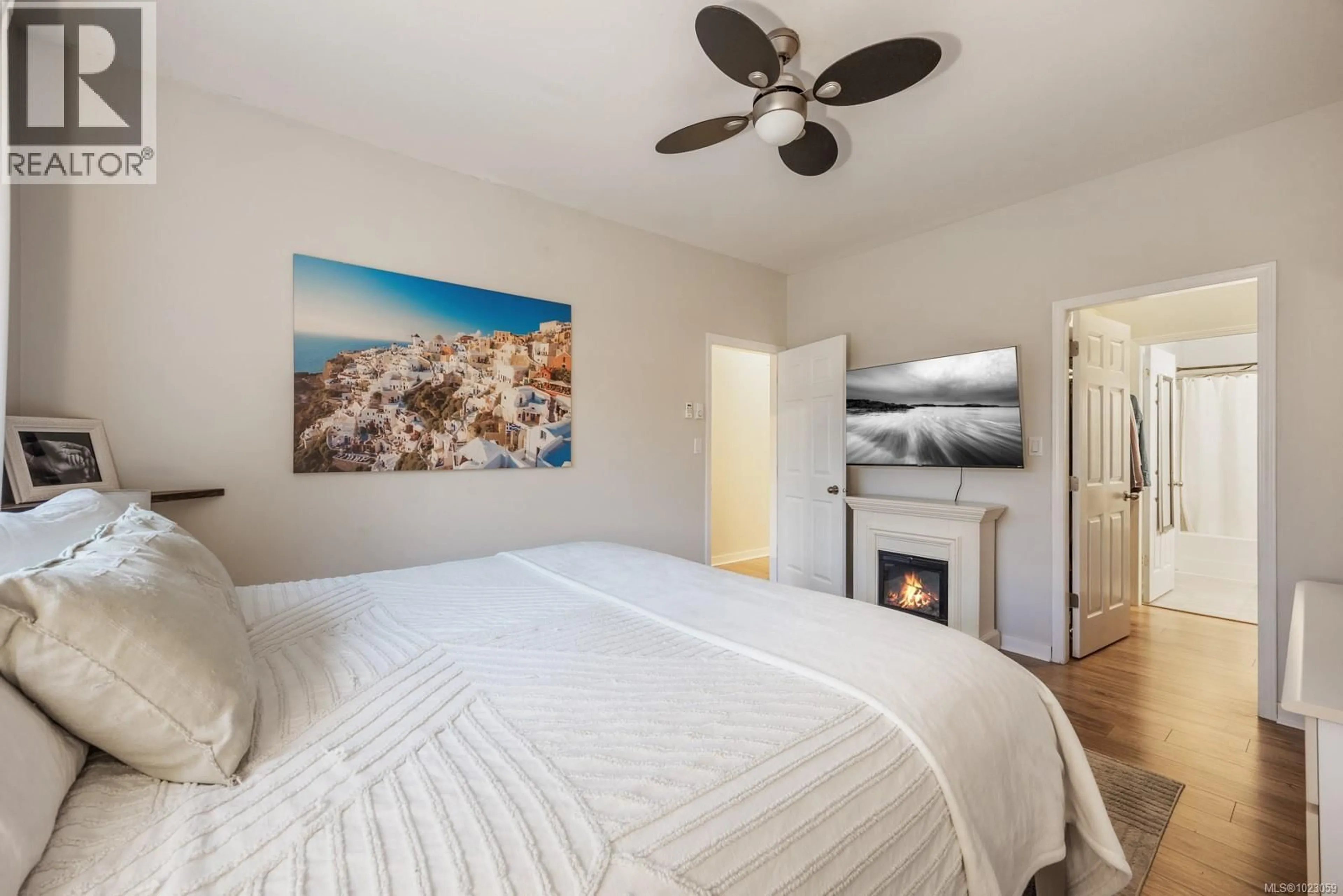 Bedroom with bed, unknown for 101 - 2727 1ST STREET, Courtenay British Columbia V9N9C8