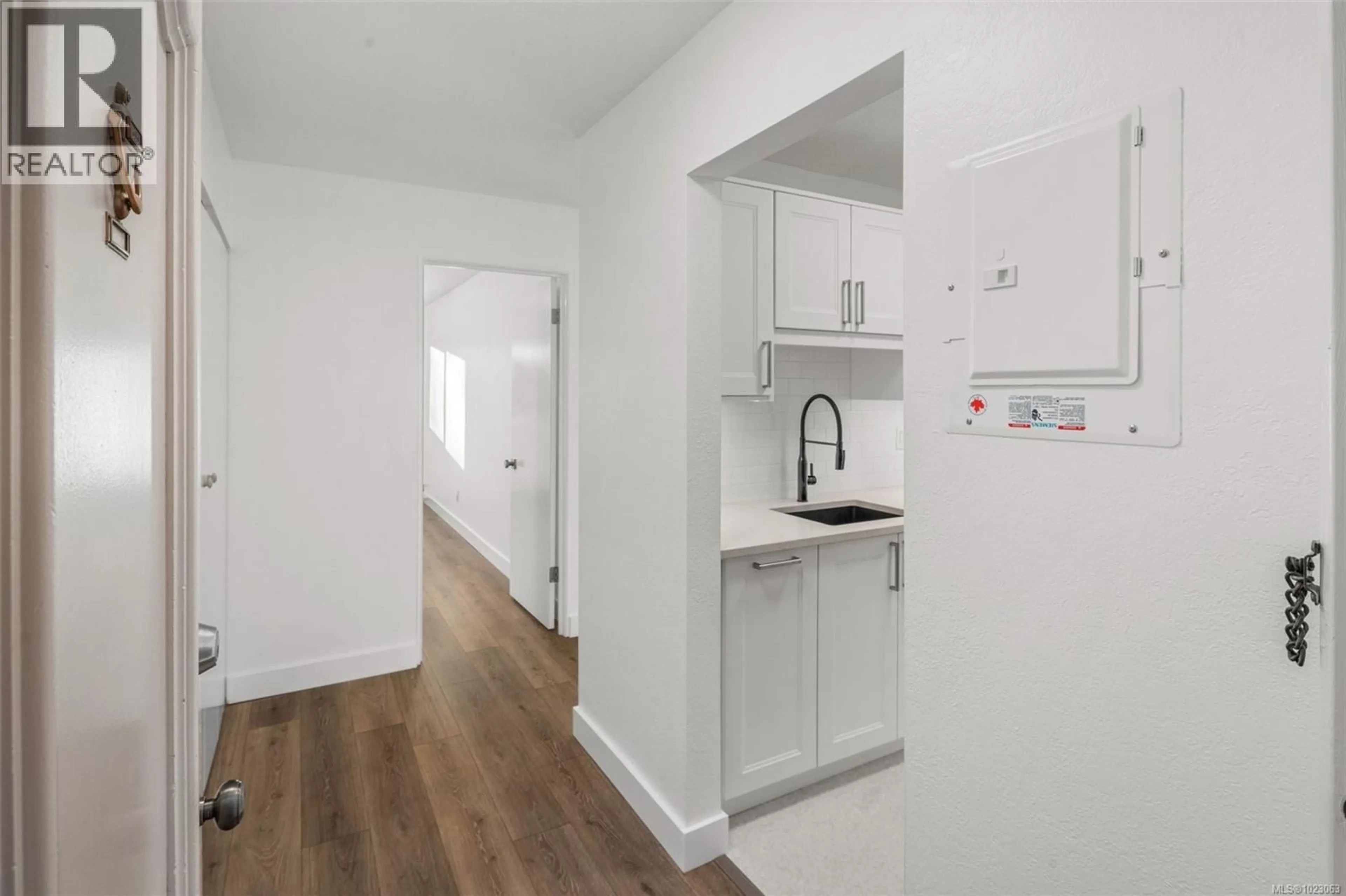 Unknown for 303 - 2095 OAK BAY AVENUE, Oak Bay British Columbia V8R1E6