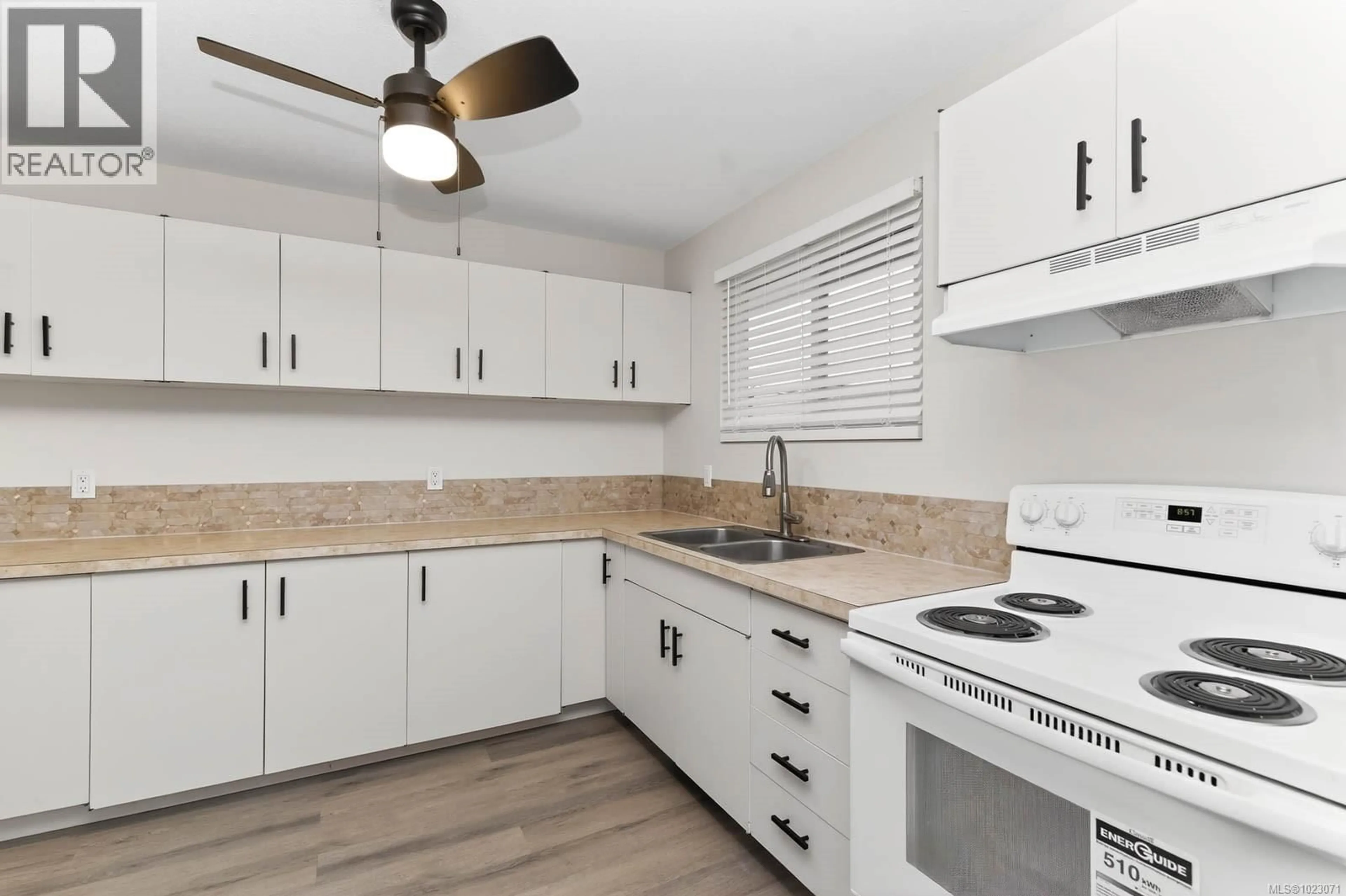 Standard kitchen, unknown for 4575 ARROWSMITH ROAD, Port Alberni British Columbia V9Y5P3