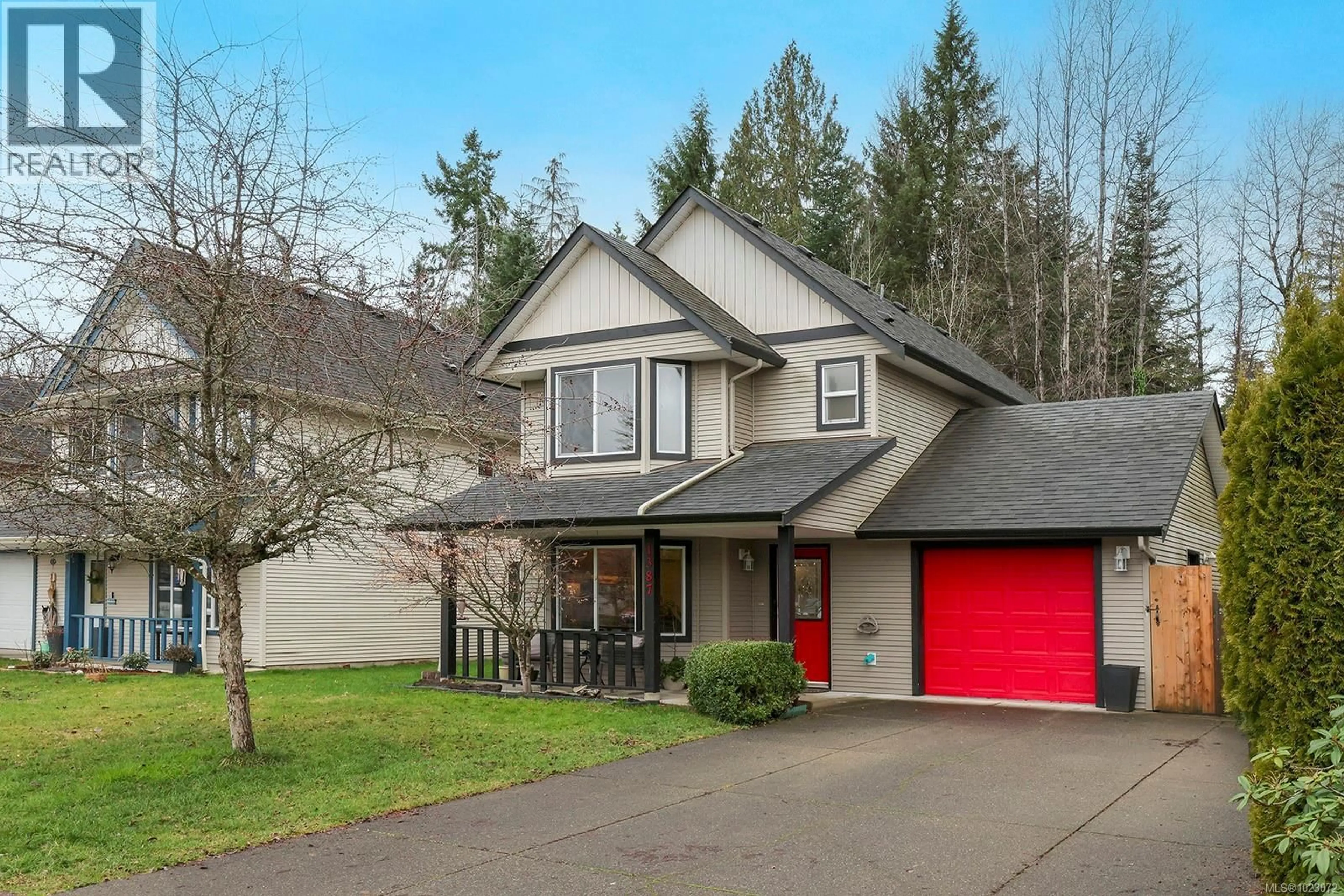 Home with vinyl exterior material, street for 1387 KREBS CRESCENT, Courtenay British Columbia V9N9E9