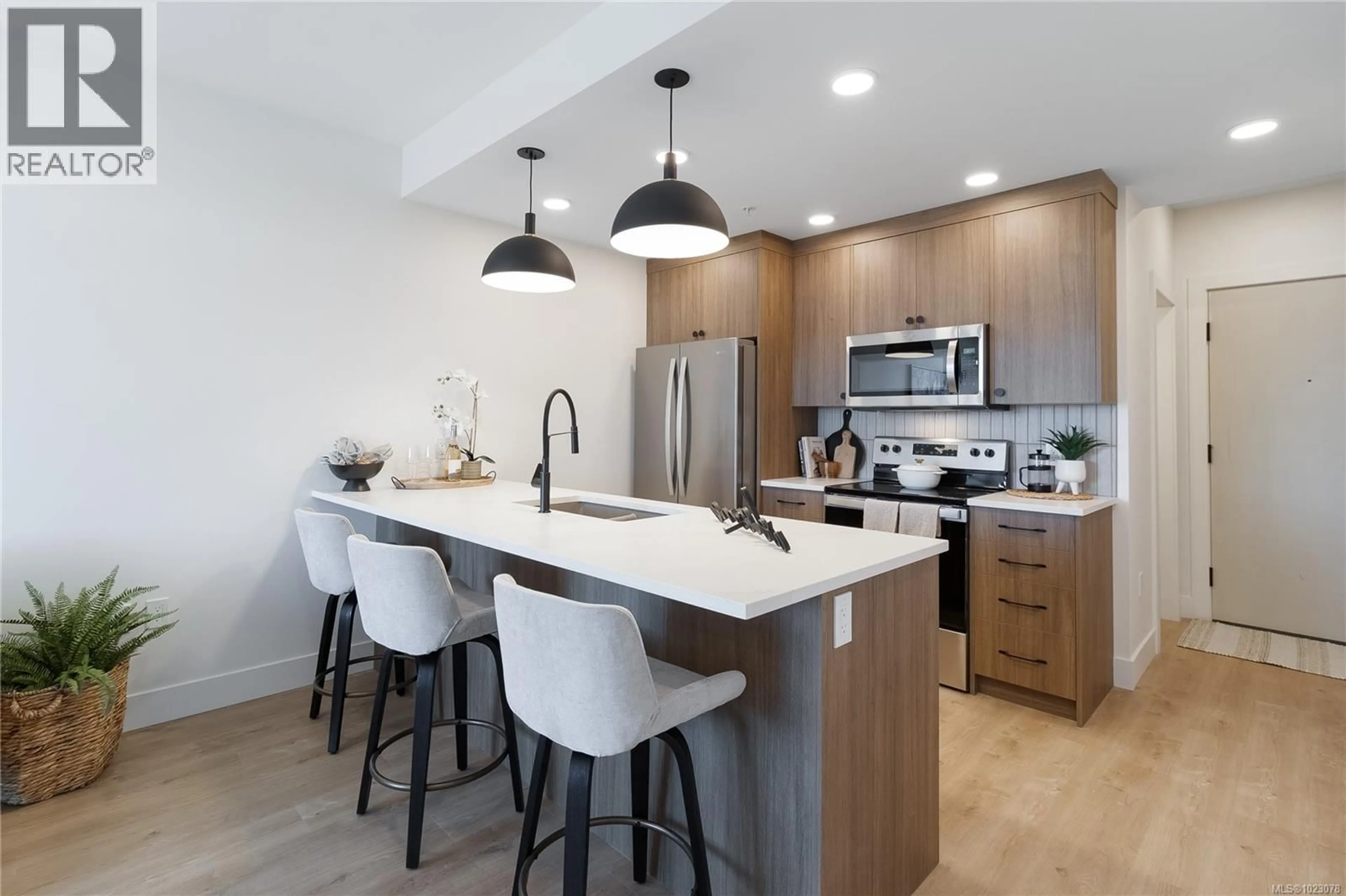 Open concept kitchen, unknown for 102 - 201 DOGWOOD DRIVE, Ladysmith British Columbia V9G0C3