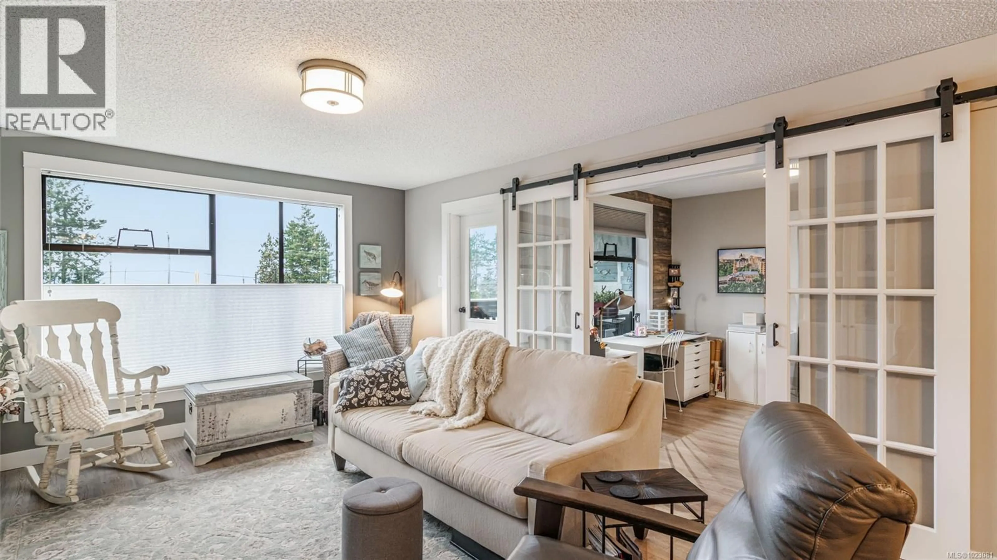 Living room with furniture, unknown for 205 - 309 MORISON AVENUE, Parksville British Columbia V9P1M6