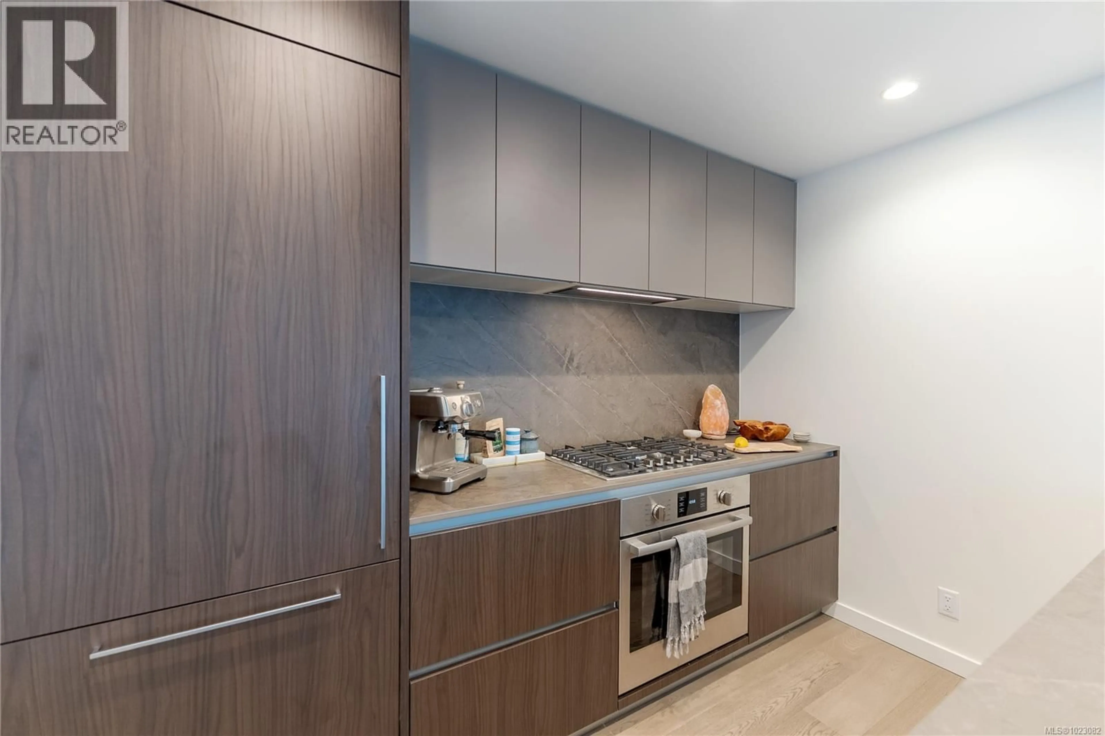 Standard kitchen, unknown for 1006 - 2000 HANNINGTON ROAD, Langford British Columbia V9B6R6