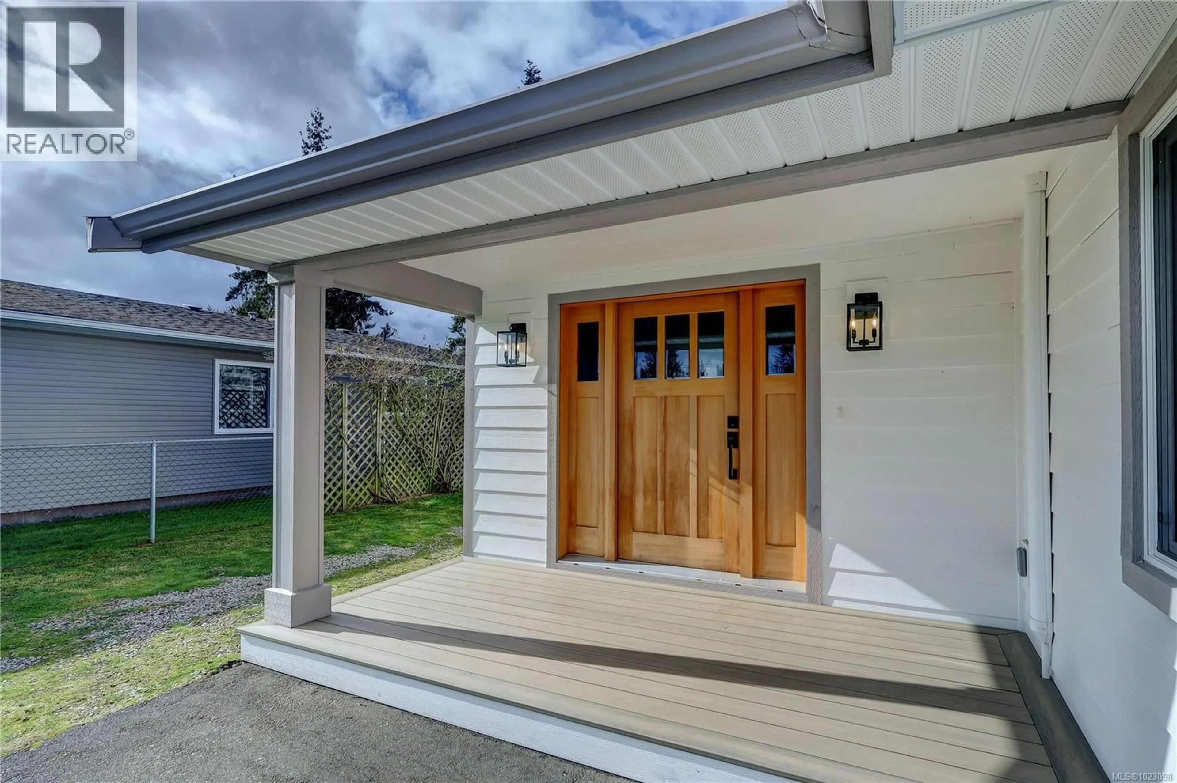 Indoor entryway for 223 EVERGREEN STREET, Parksville British Columbia V9P2G3