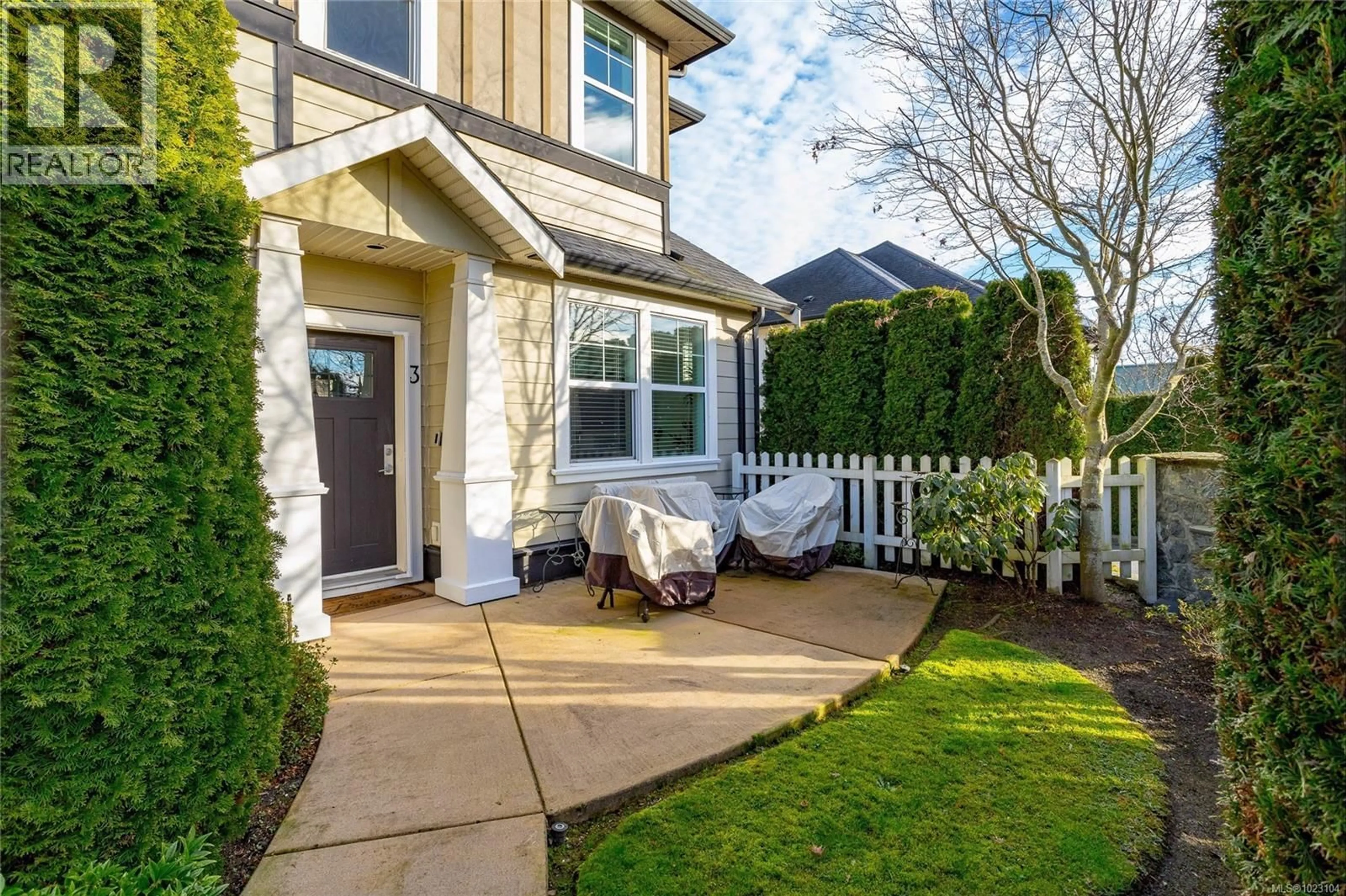 Unknown for 3 - 3903 DOUGLAS STREET, Saanich British Columbia V8X5L3