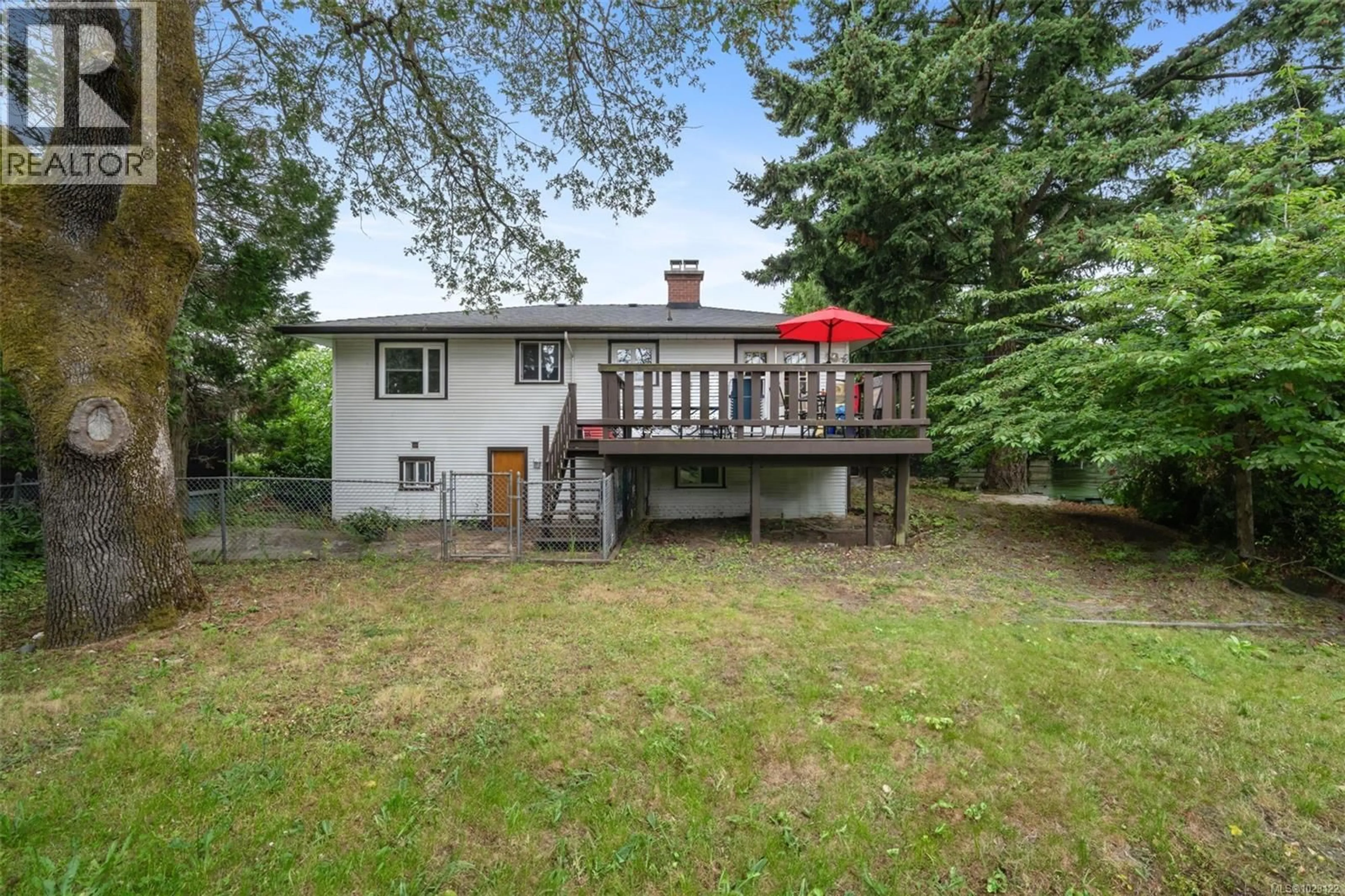 Patio, unknown for 120 KAMLOOPS AVENUE, Saanich British Columbia V8Z1W3