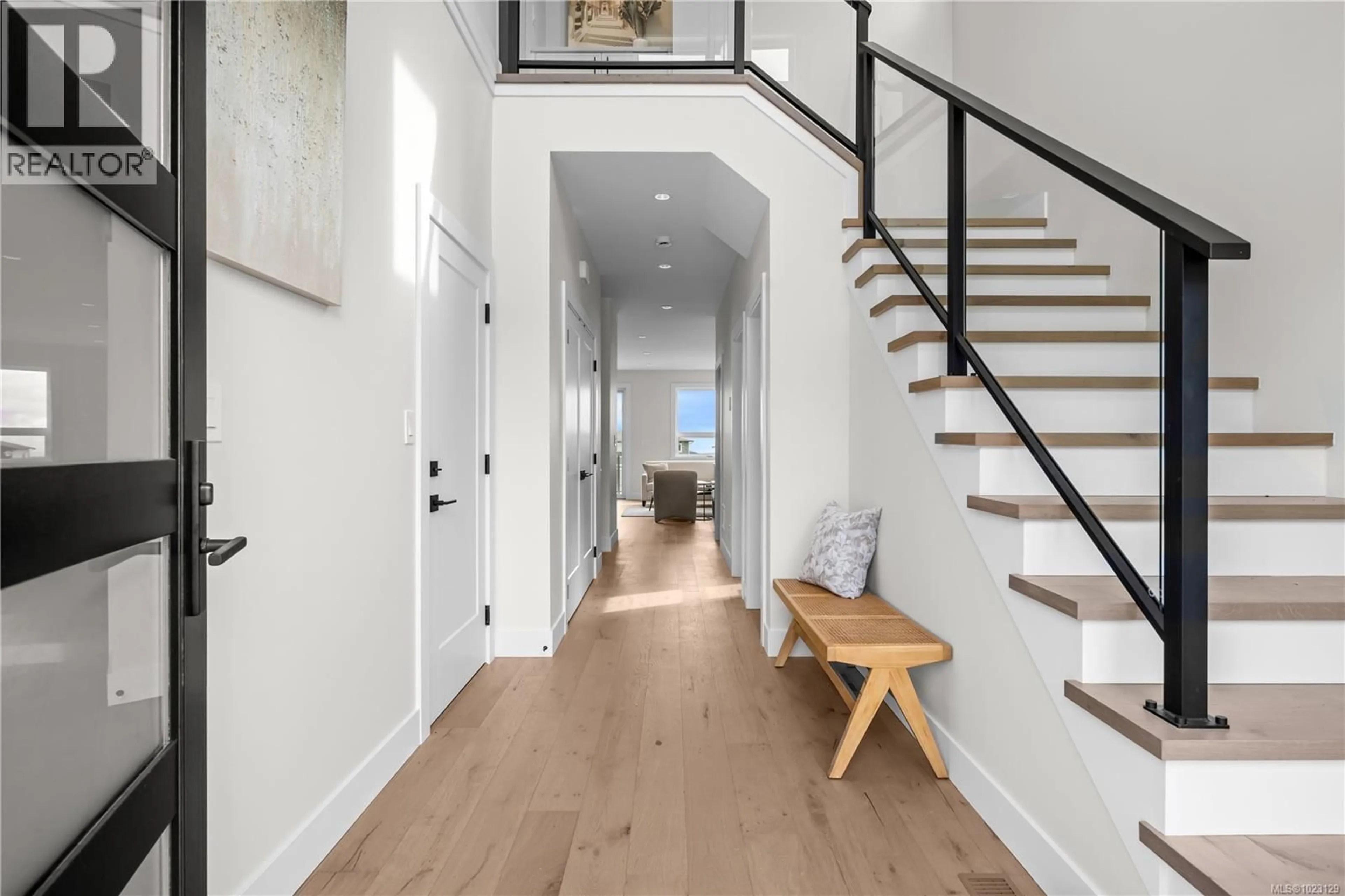 Indoor entryway for 1548 MARBLE PLACE, Langford British Columbia V9B7A2